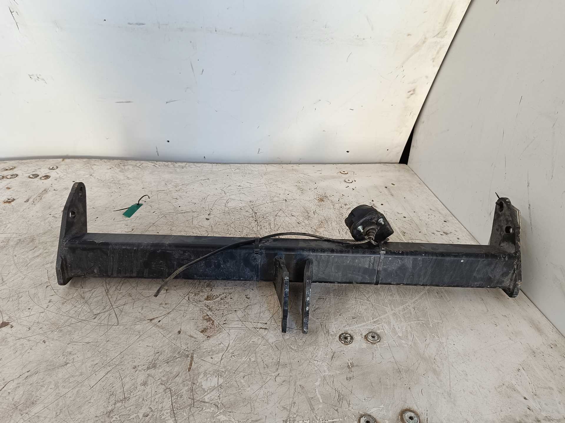 Recambio de enganche remolque para nissan terrano/terrano.ii (r20) avenue referencia OEM IAM   