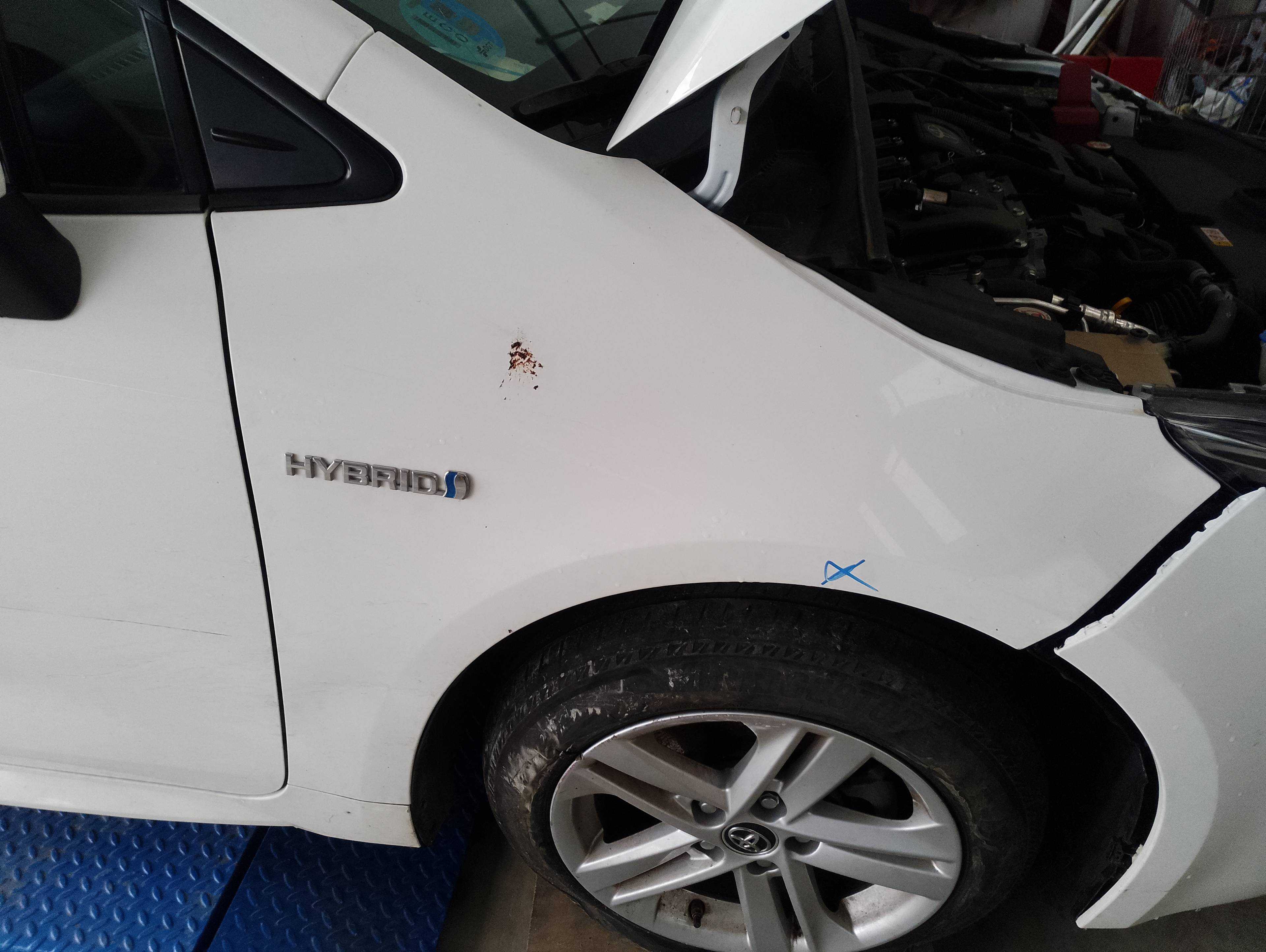 Recambio de aleta delantera derecha para toyota corolla hybrid (e21) 1.8 referencia OEM IAM   