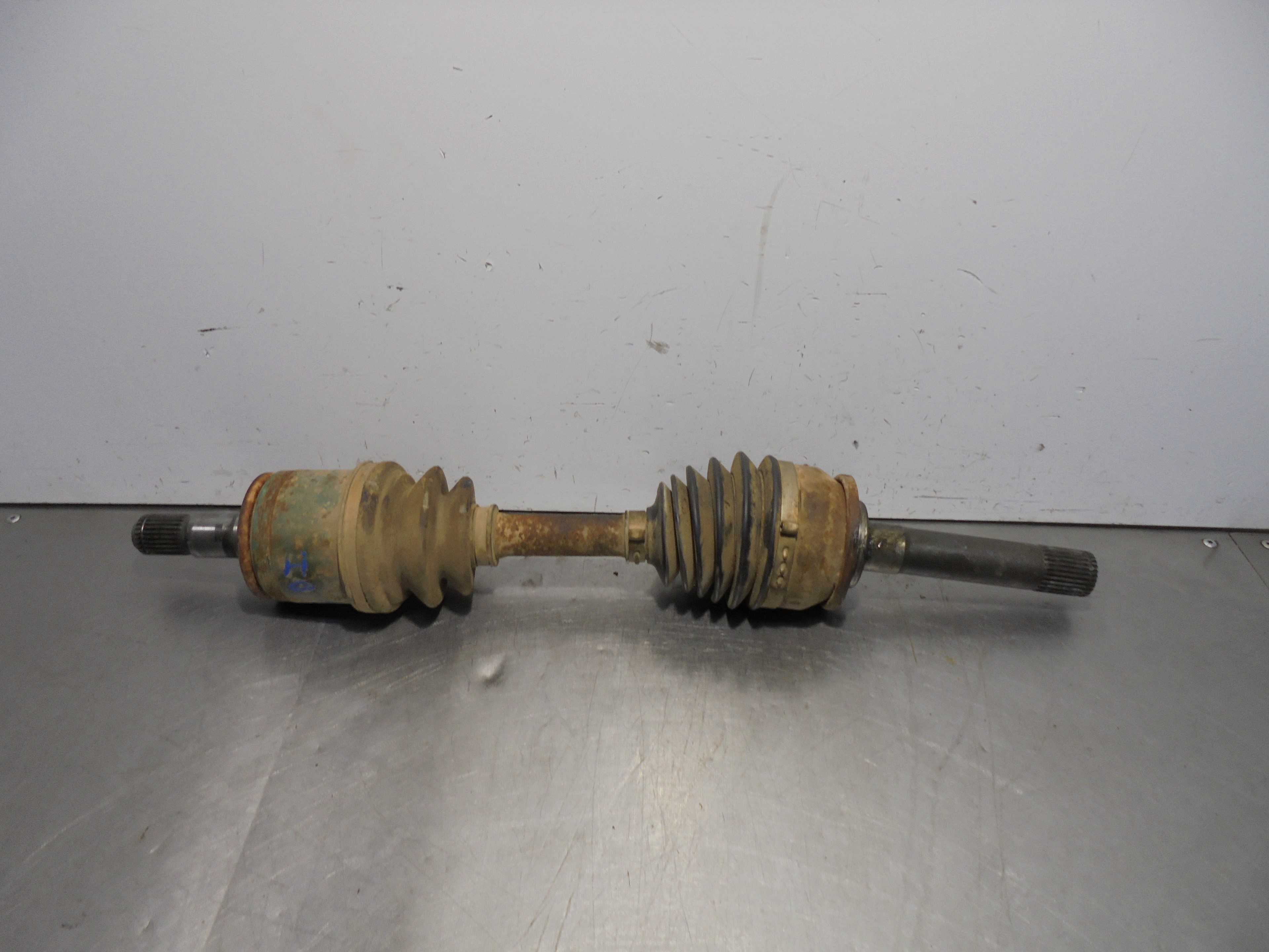 Recambio de transmision delantera izquierda para mitsubishi galloper (hyundai) 2.5 td cat referencia OEM IAM   
