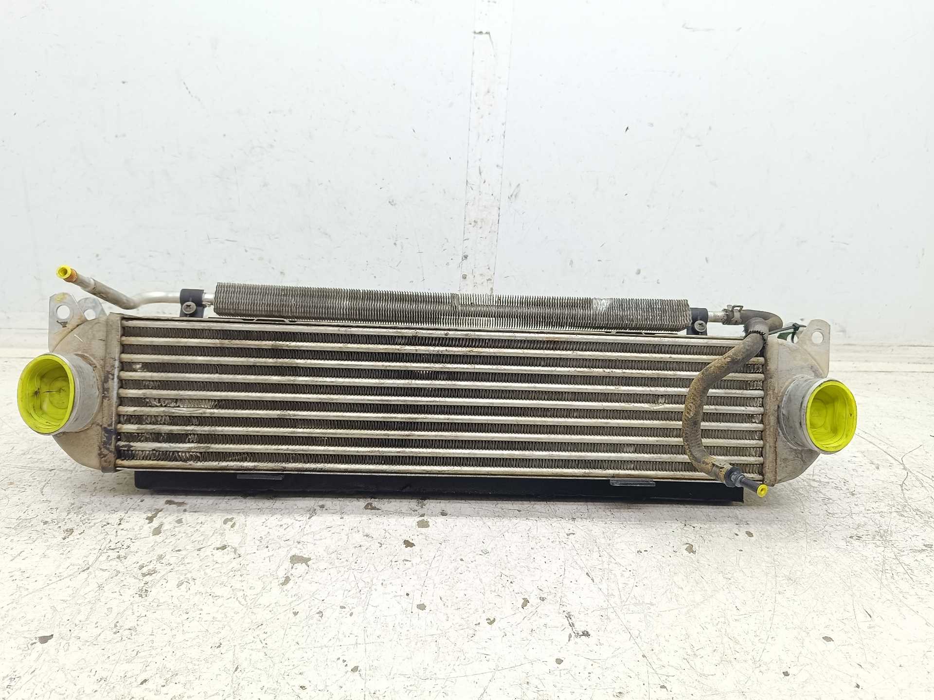 Recambio de intercooler para land rover discovery v6 td edition 60 yrs referencia OEM IAM PML500010  