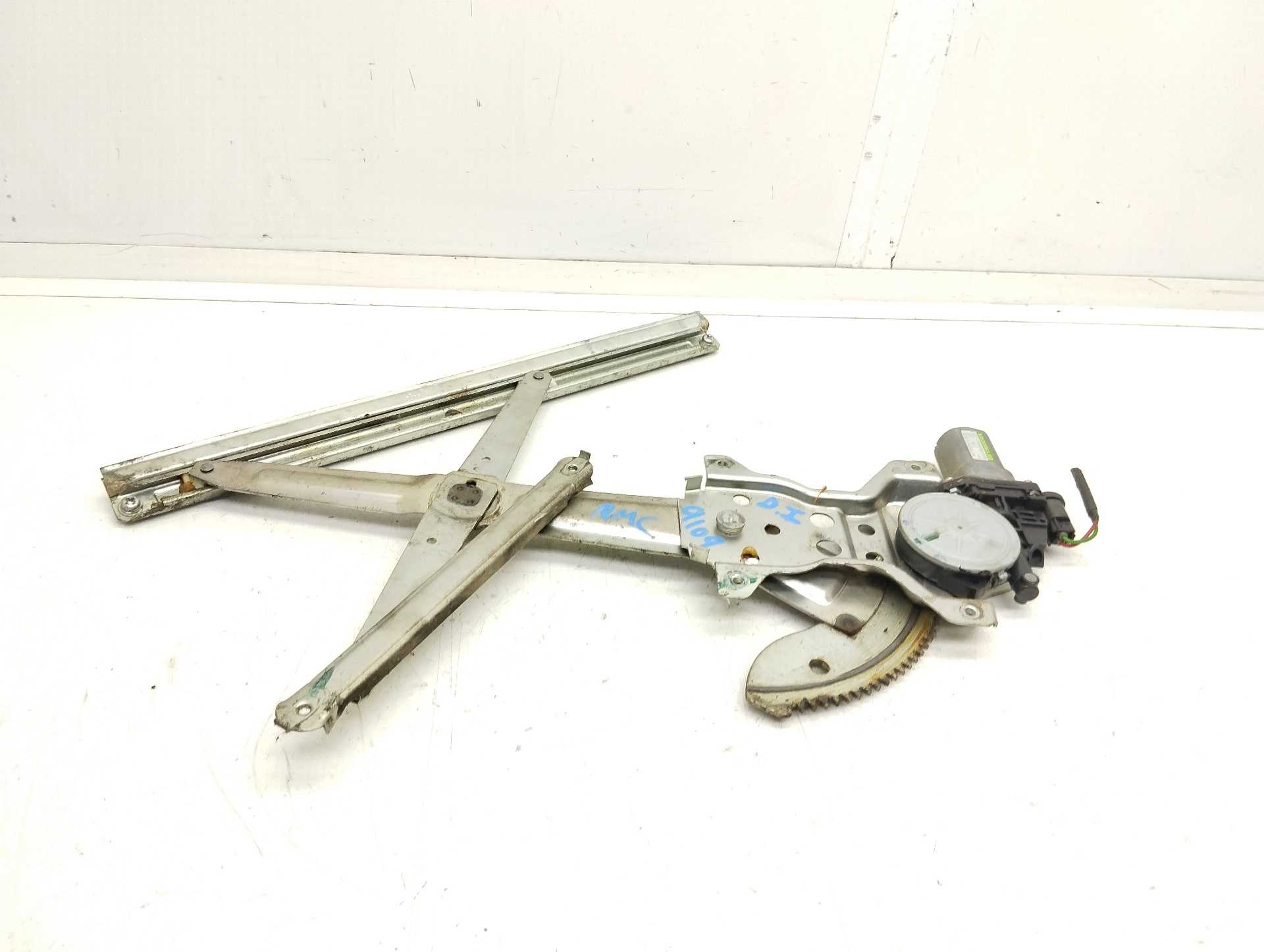 Recambio de elevalunas delantero izquierdo para nissan pixo (uao) acenta referencia OEM IAM 83530M63J00 DENSO 