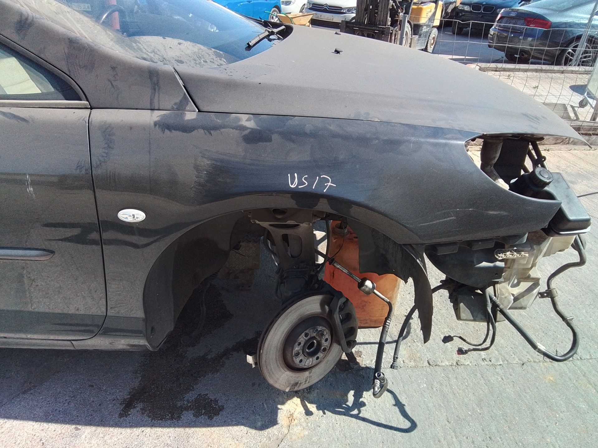 Recambio de aleta delantera derecha para peugeot 407 coupe básico referencia OEM IAM   