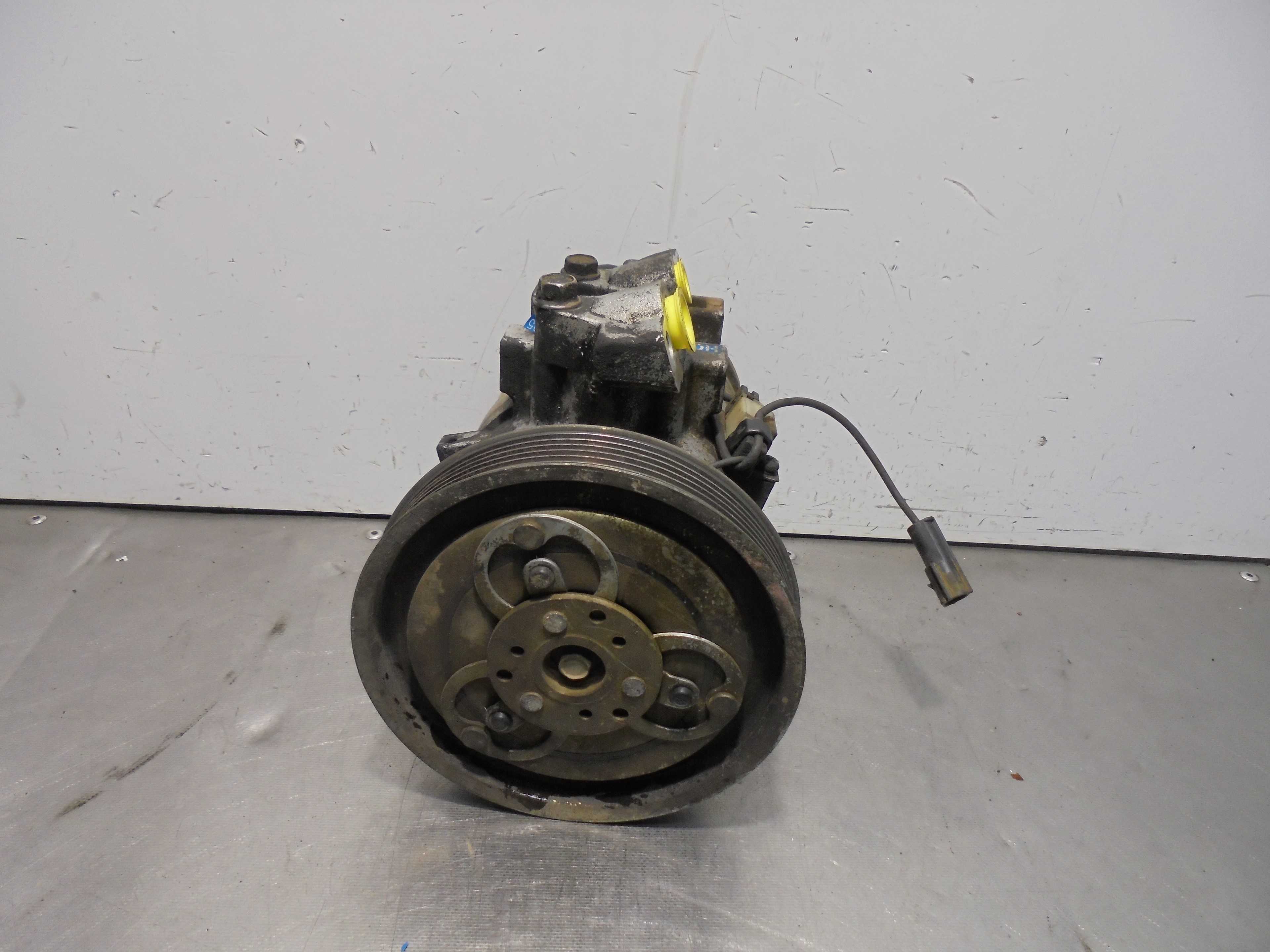 Recambio de compresor aire acondicionado para ssangyong korando 2.3 tdi referencia OEM IAM 5062211521 HCC 