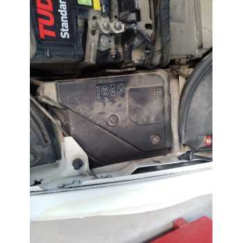 CAJA RELES / FUSIBLES 8200311528 
