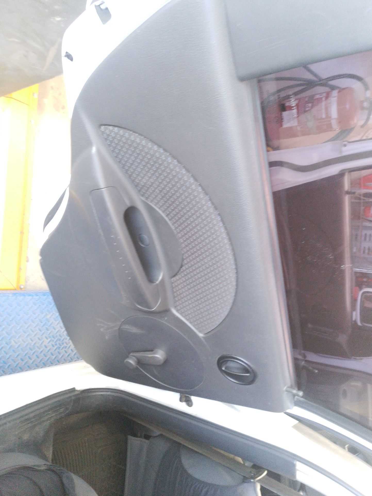 Recambio de guarnecido puerta trasera izquierda para chevrolet aveo / kalos sedán (t250, t255) 1.4 referencia OEM IAM   