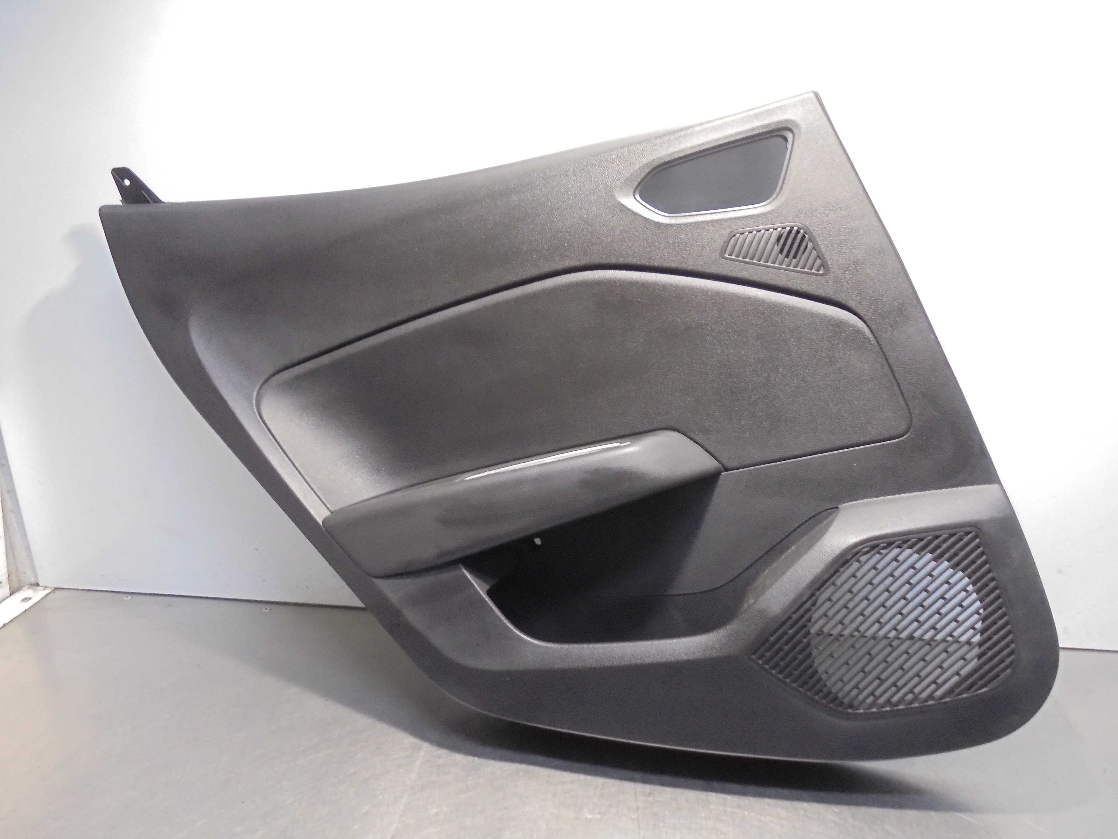 Recambio de guarnecido puerta trasera izquierda para renault clio v edition one referencia OEM IAM 829A11818R  