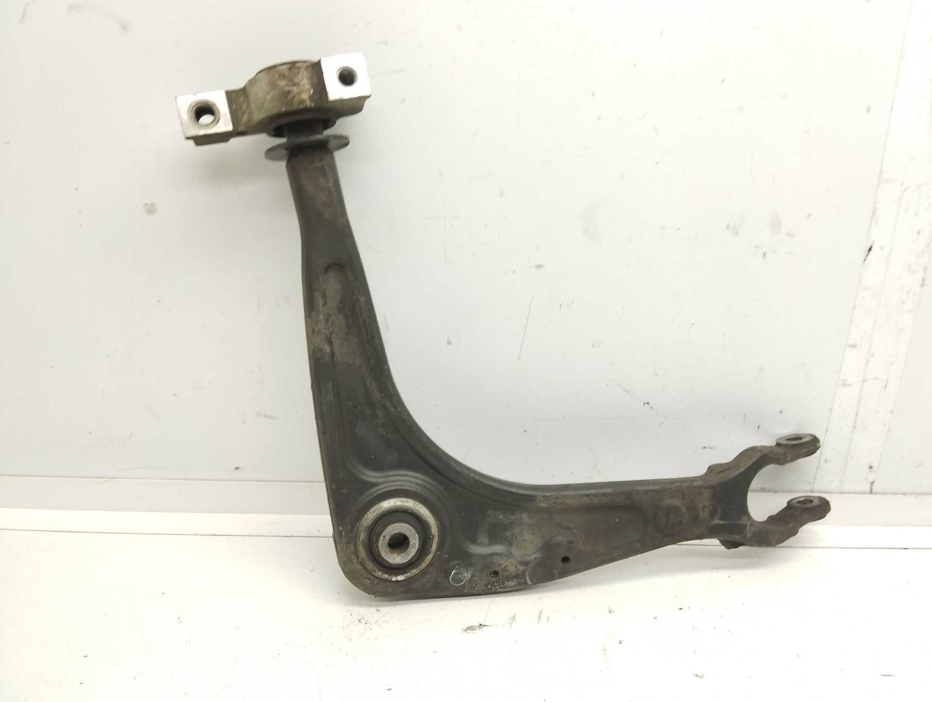 Recambio de brazo suspension inferior delantero derecho para peugeot 407 coupe básico referencia OEM IAM   