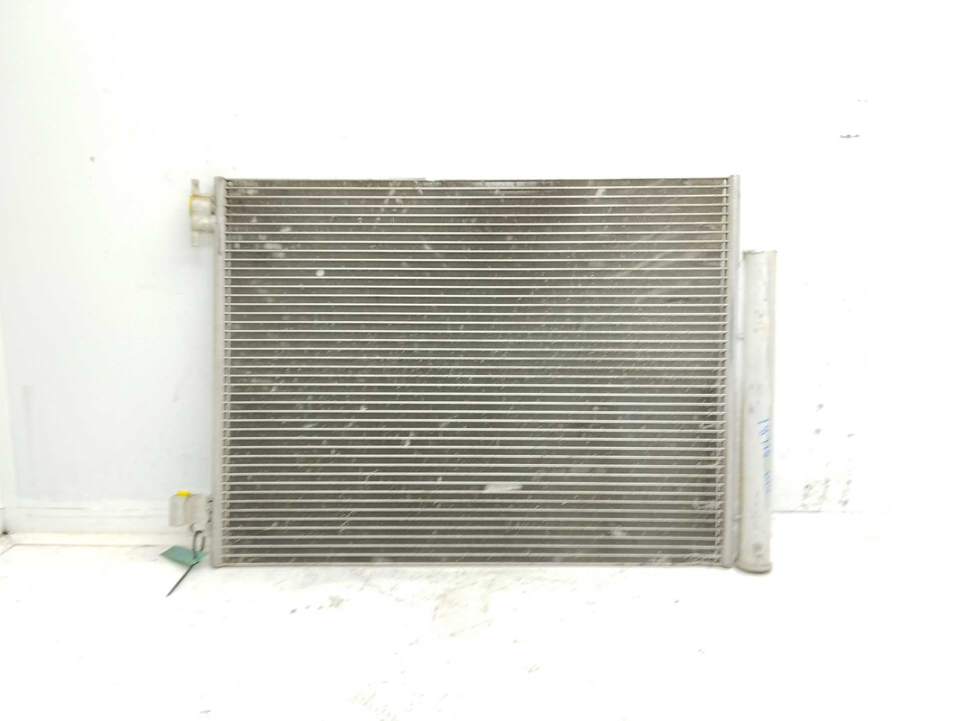 Recambio de condensador / radiador aire acondicionado para renault captur dynamique referencia OEM IAM 921006843R M157442 