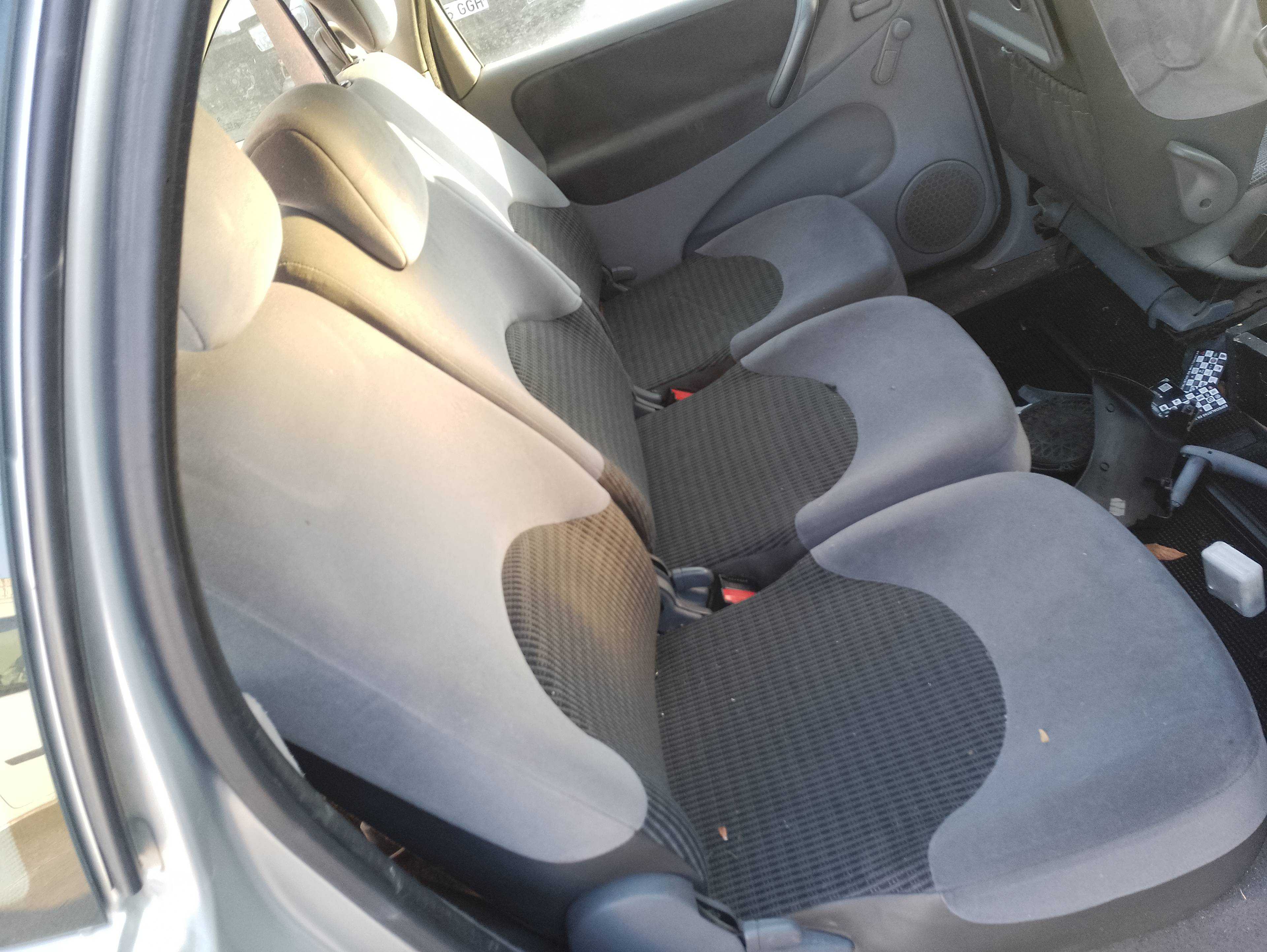 Recambio de asientos traseros para citroën xsara picasso 1.6 hdi 90 exclusive referencia OEM IAM   