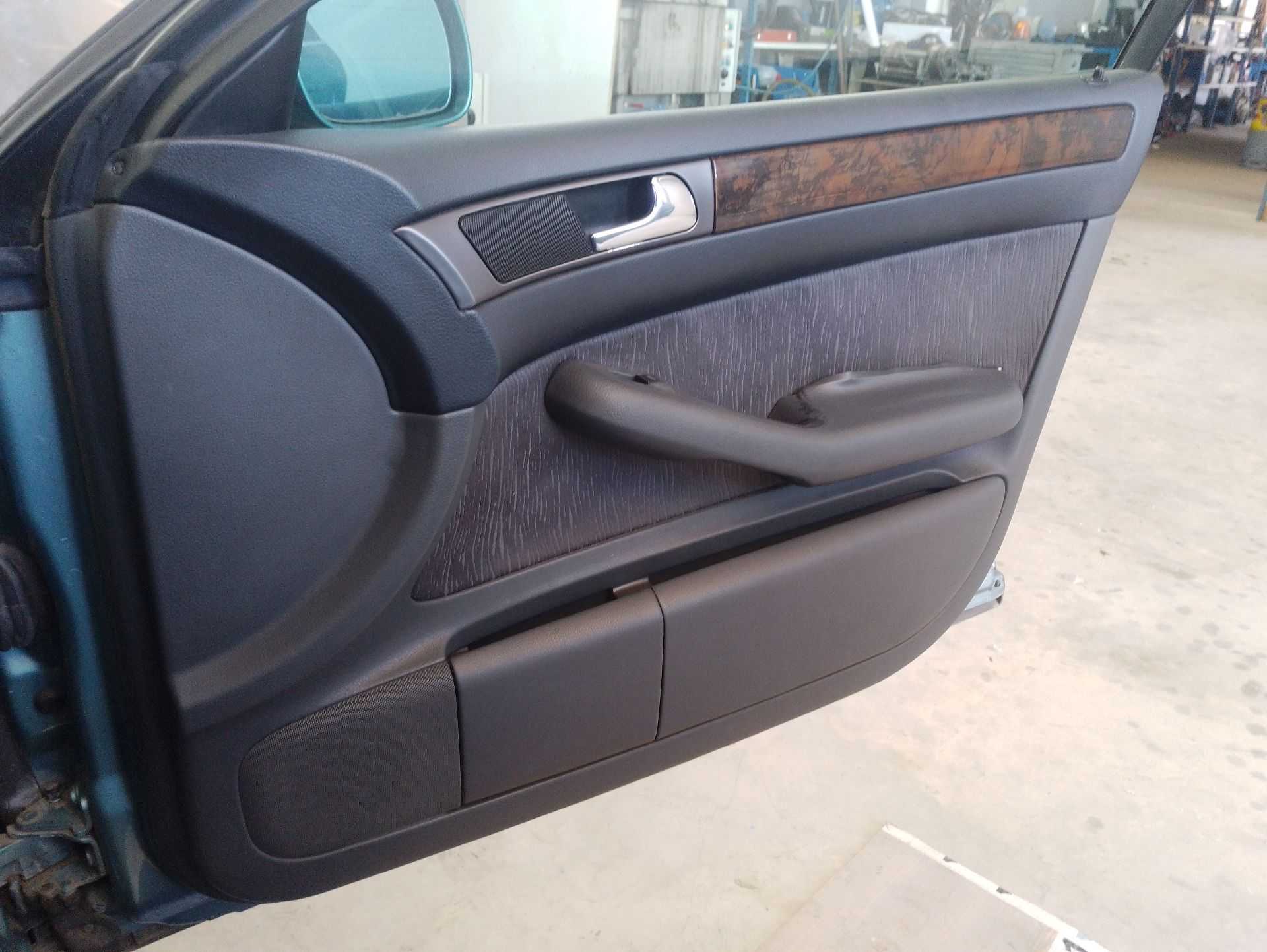 Recambio de guarnecido puerta delantera derecha para audi a6 c5 (4b2, 4b4) 2.5 tdi referencia OEM IAM   