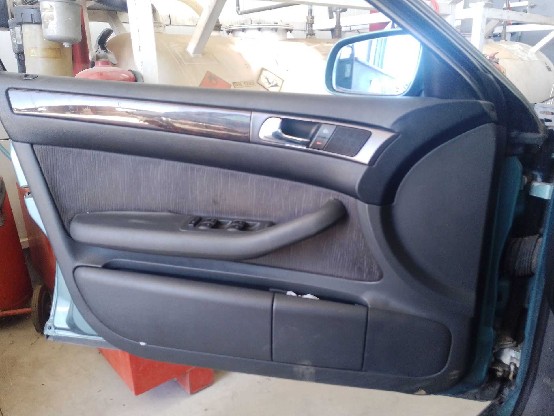 Recambio de guarnecido puerta delantera izquierda para audi a6 c5 (4b2, 4b4) 2.5 tdi referencia OEM IAM   