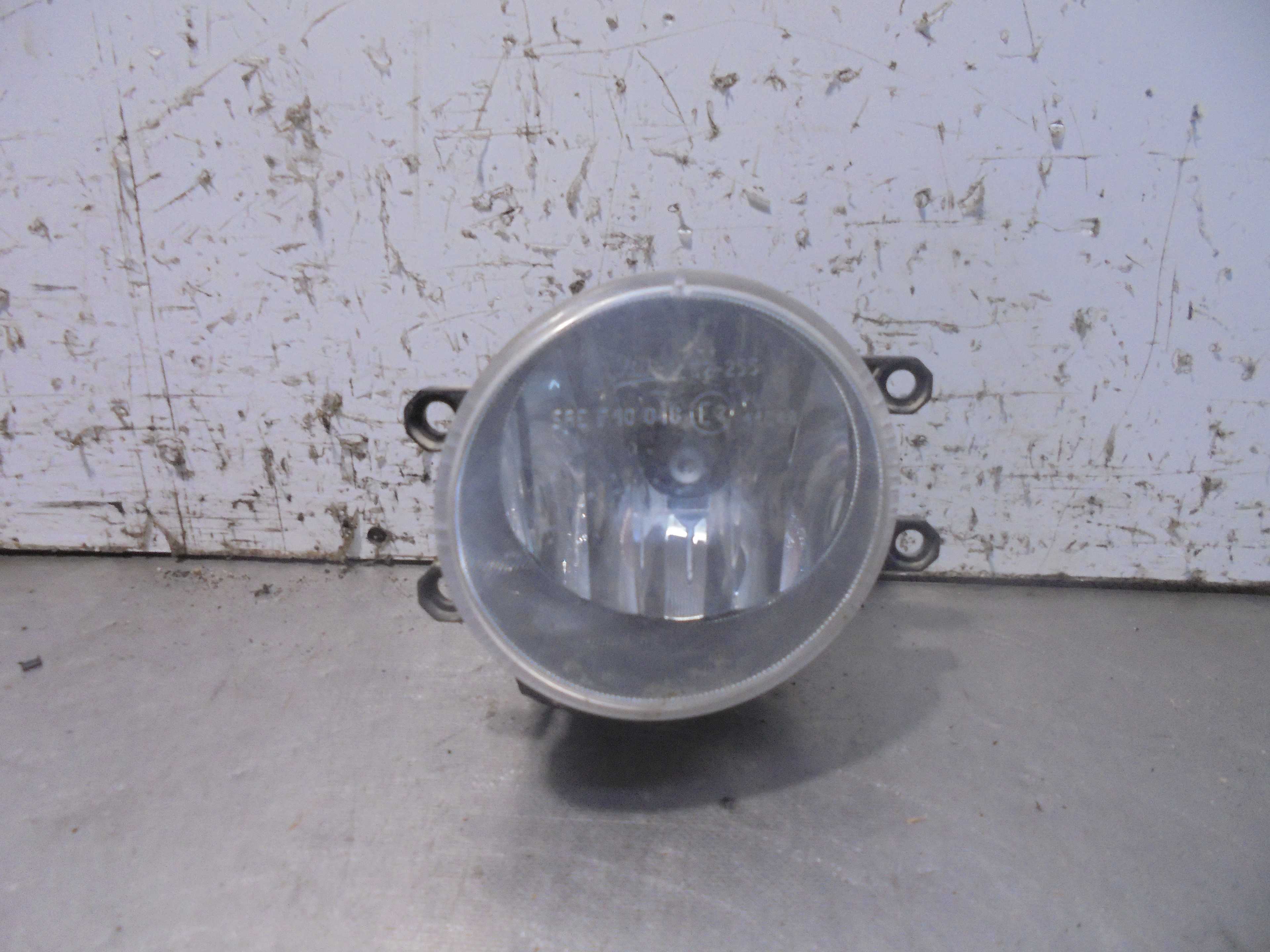 Recambio de faro antiniebla izquierdo para toyota auris hybrid active referencia OEM IAM 8122002110 VALEO 90008499