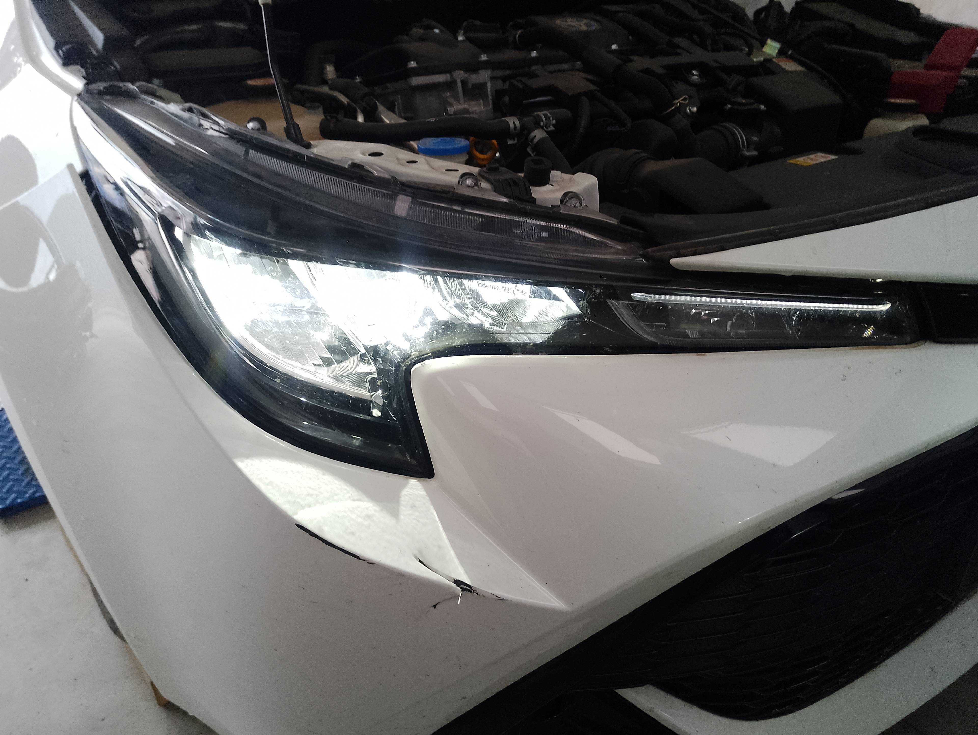 Recambio de faro derecho para toyota corolla hybrid (e21) 1.8 referencia OEM IAM   