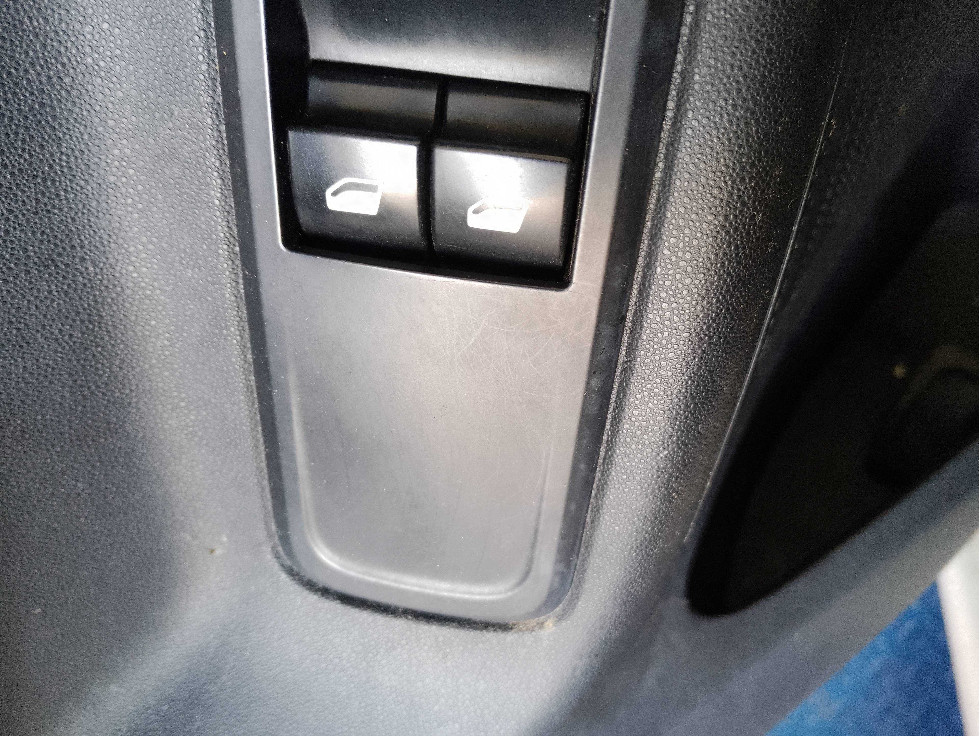 Recambio de mando elevalunas delantero izquierdo para citroën c3 attraction referencia OEM IAM   