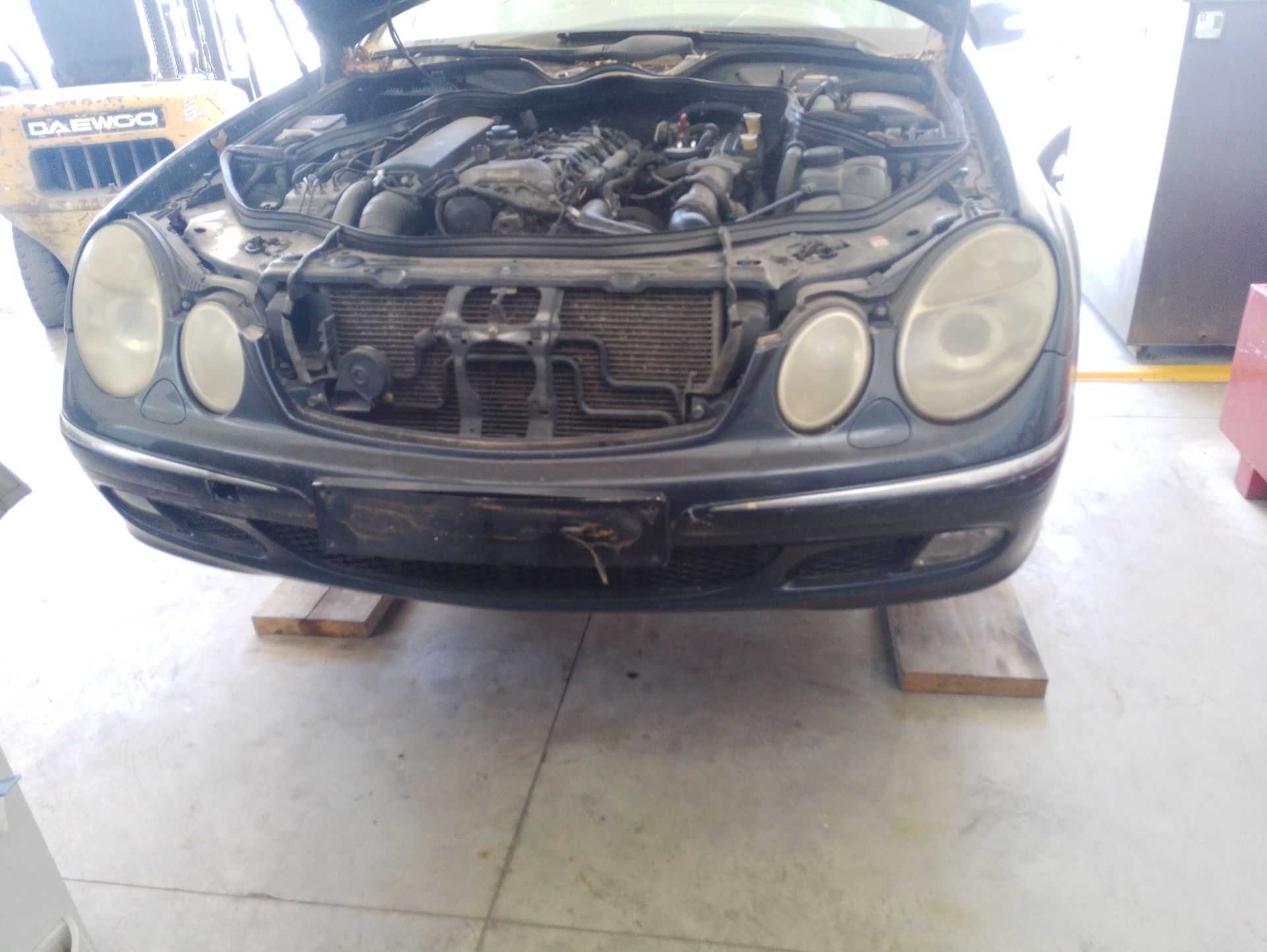 Recambio de paragolpes delantero para mercedes-benz clase e (w211) e 270 cdi (211.016) referencia OEM IAM 21188000409999  