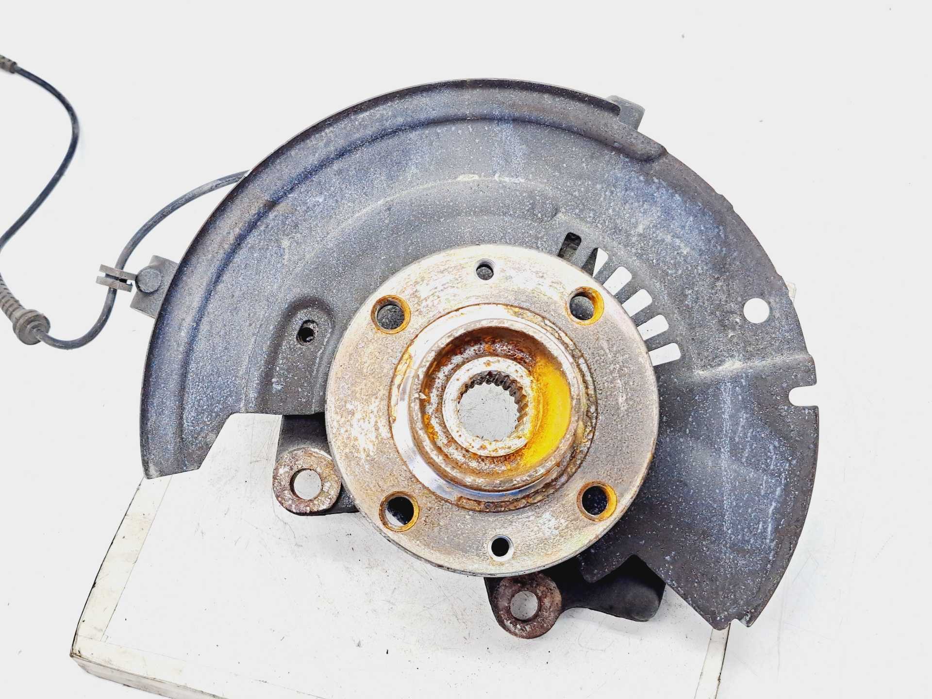 Recambio de mangueta delantera izquierda para renault clio v edition one referencia OEM IAM  400158856R 