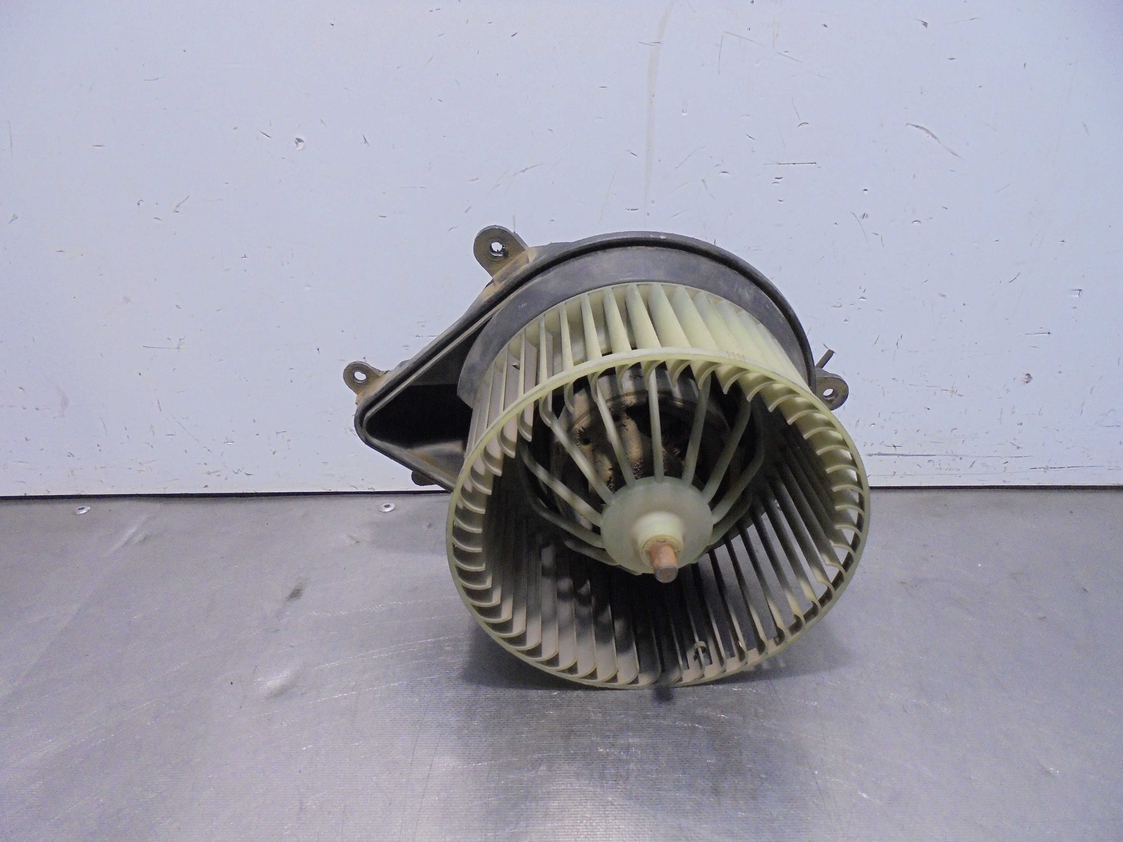 Recambio de motor calefaccion para citroën xsara berlina 1.6 referencia OEM IAM 740471233F BEHR 
