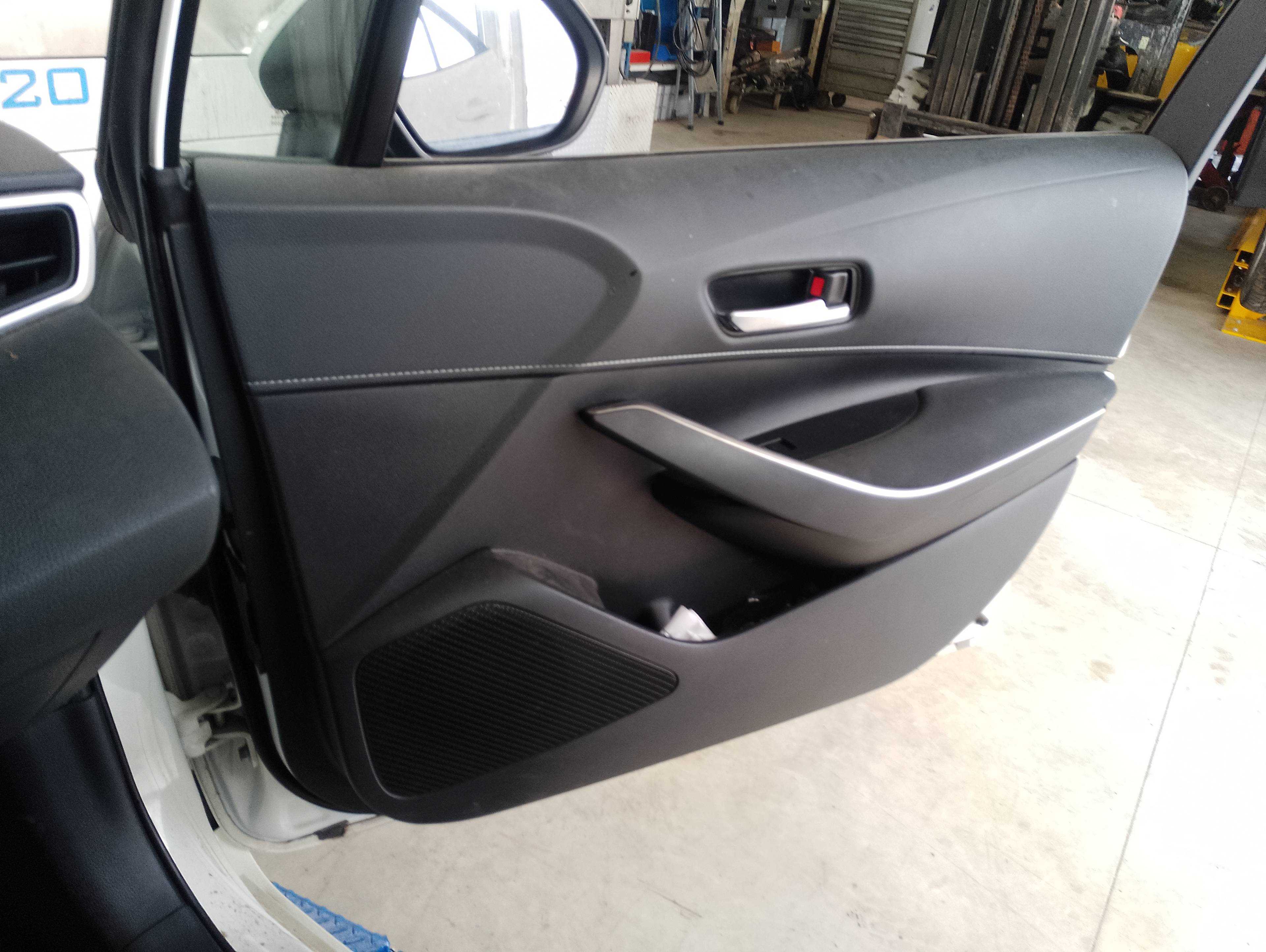 Recambio de guarnecido puerta delantera derecha para toyota corolla hybrid (e21) 1.8 referencia OEM IAM   