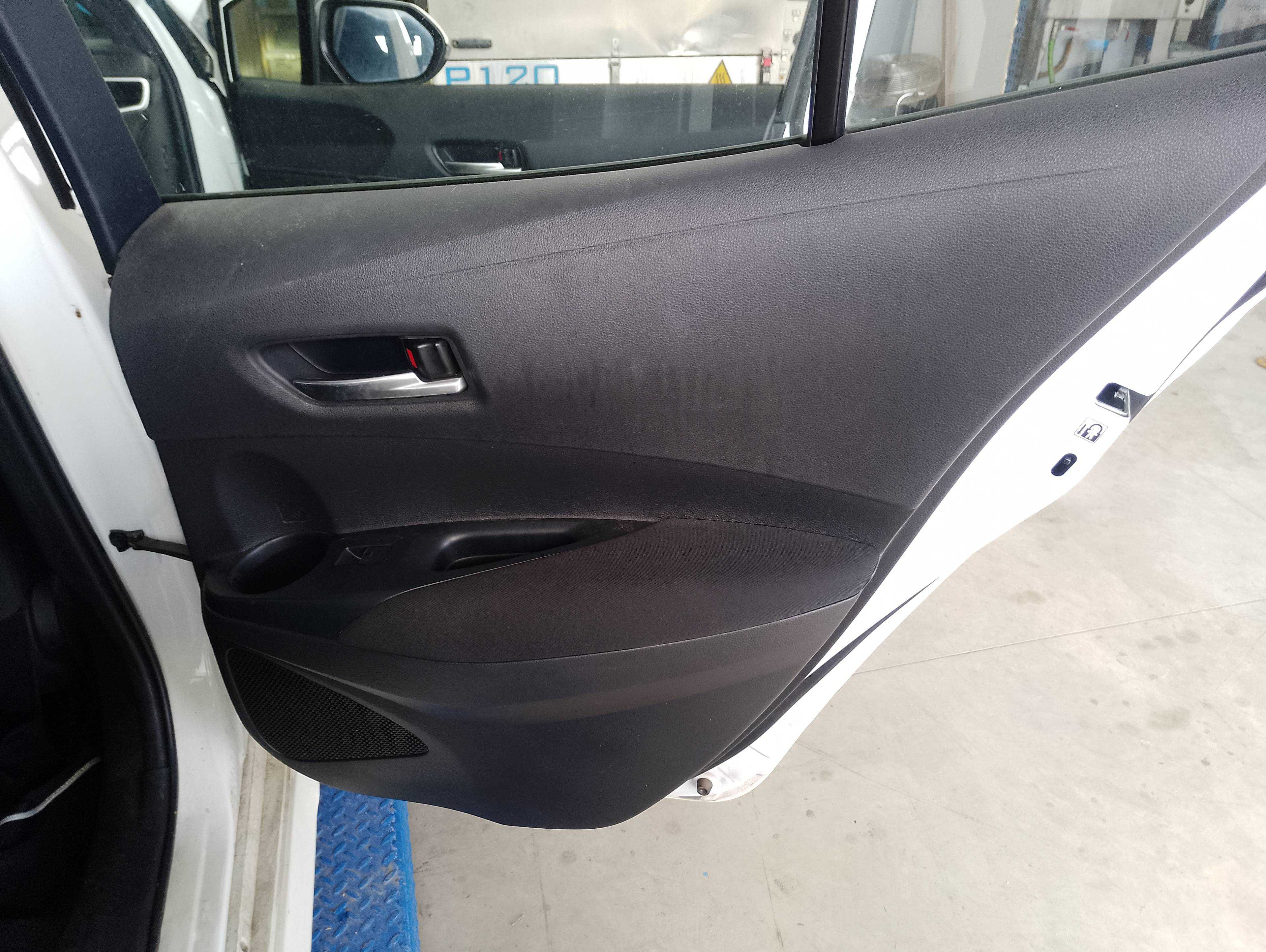 Recambio de guarnecido puerta trasera derecha para toyota corolla hybrid (e21) 1.8 referencia OEM IAM   