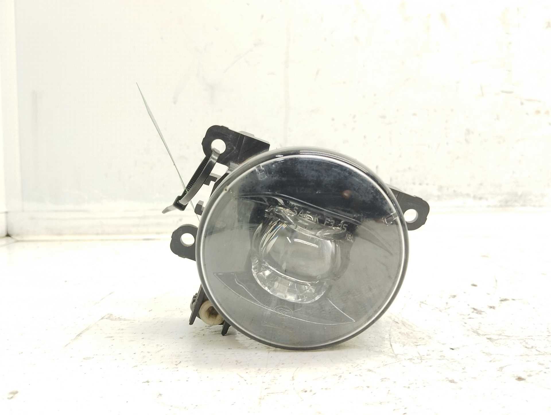 Recambio de faro antiniebla izquierdo para renault captur dynamique referencia OEM IAM 261555538R 89250411 