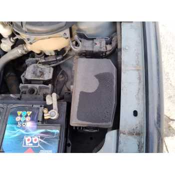 CAJA RELES / FUSIBLES 
