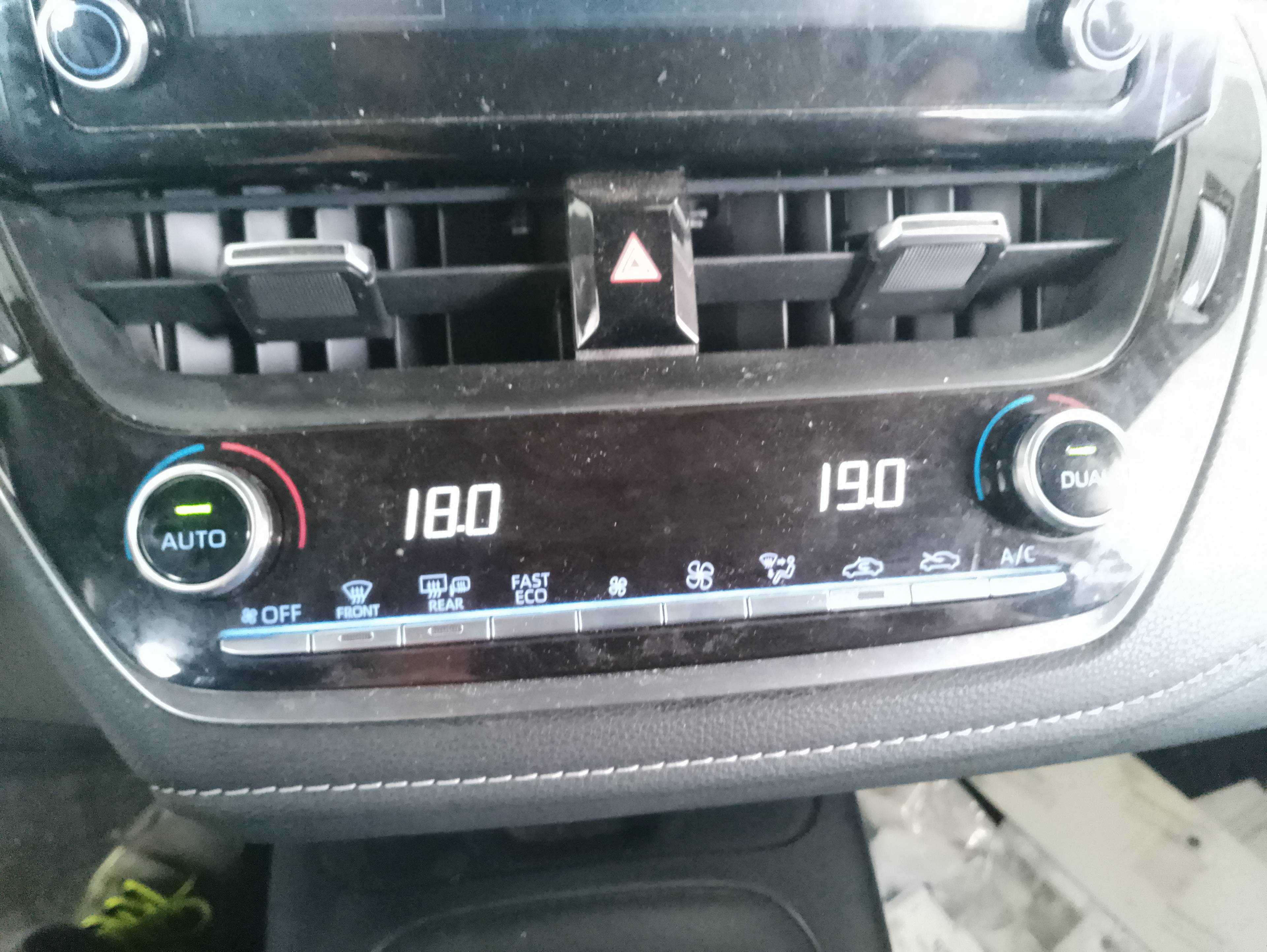 Recambio de mando climatizador para toyota corolla hybrid (e21) 1.8 referencia OEM IAM   