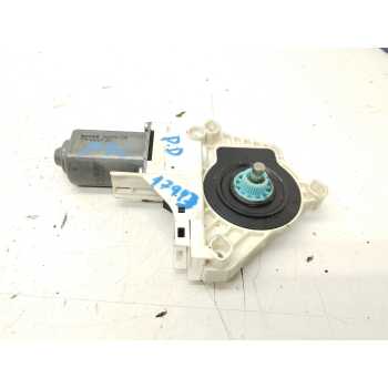 MOTOR ELEVALUNAS DELANTERO DERECHO 8K0959802A BROSE 966934200