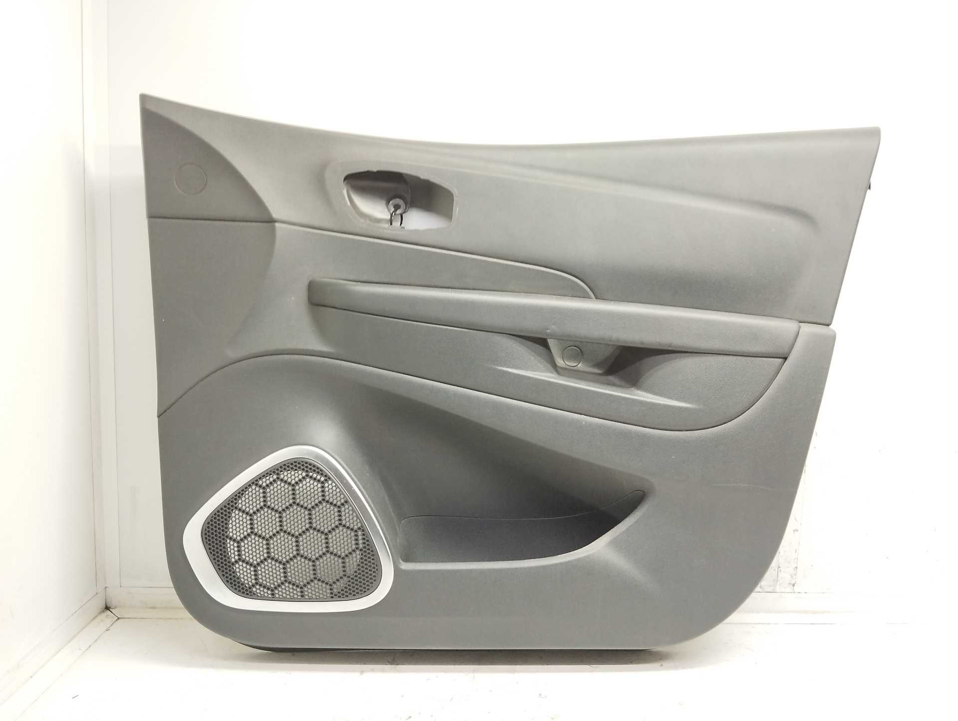 Recambio de guarnecido puerta delantera derecha para renault captur dynamique referencia OEM IAM 809009648R 197022781 