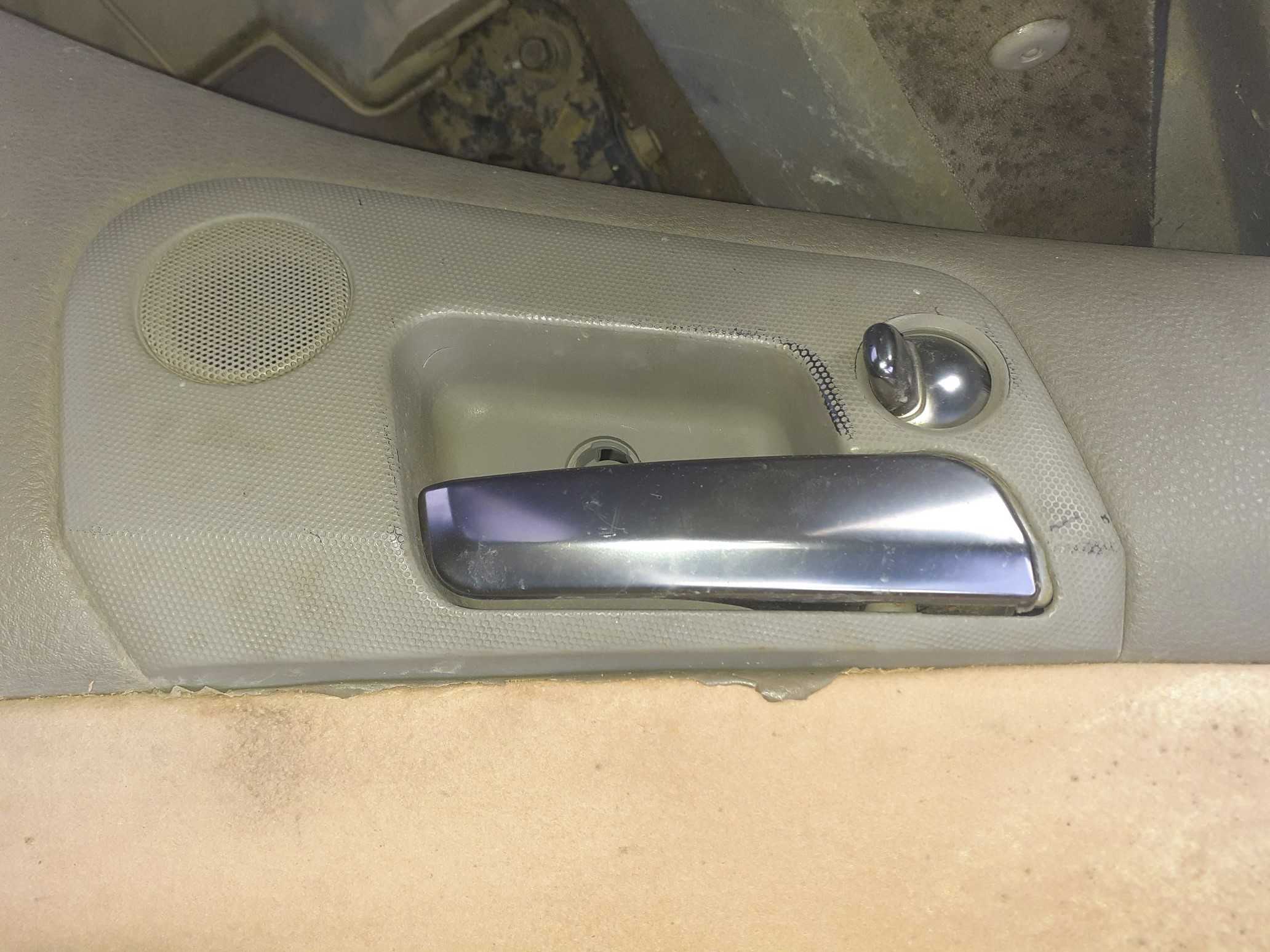Recambio de maneta interior delantera derecha para ssangyong kyron 2.0 referencia OEM IAM   