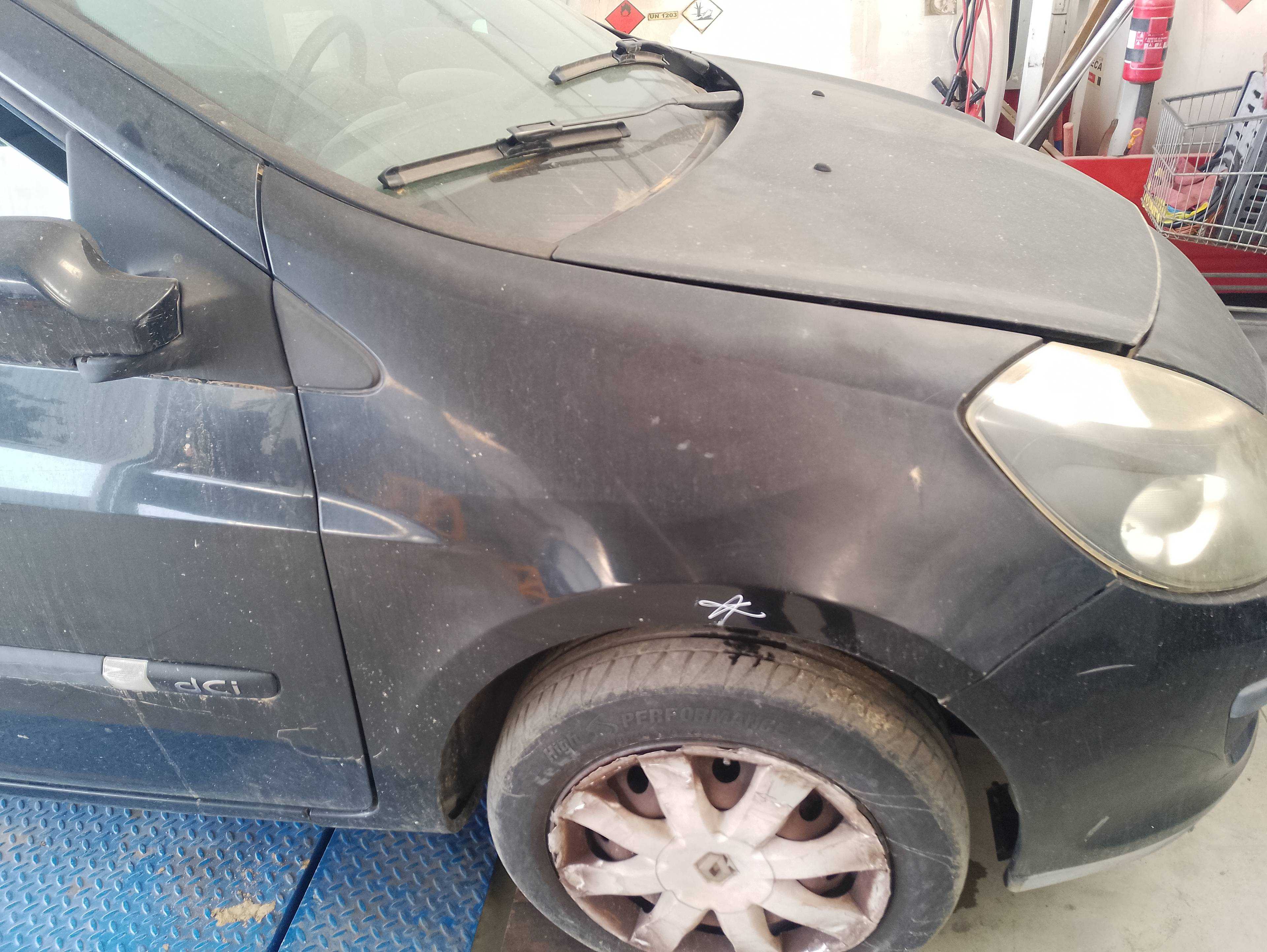 Recambio de aleta delantera derecha para renault clio iii referencia OEM IAM   
