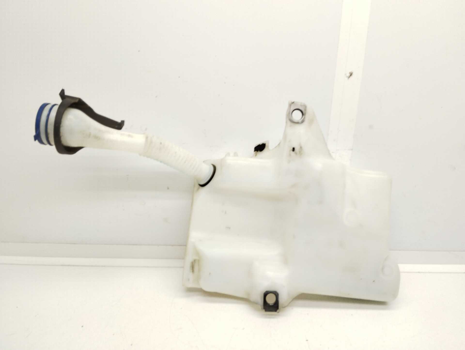 Recambio de deposito limpia para ford grand c-max 1.6 ecoboost cat referencia OEM IAM AV6113K175A  