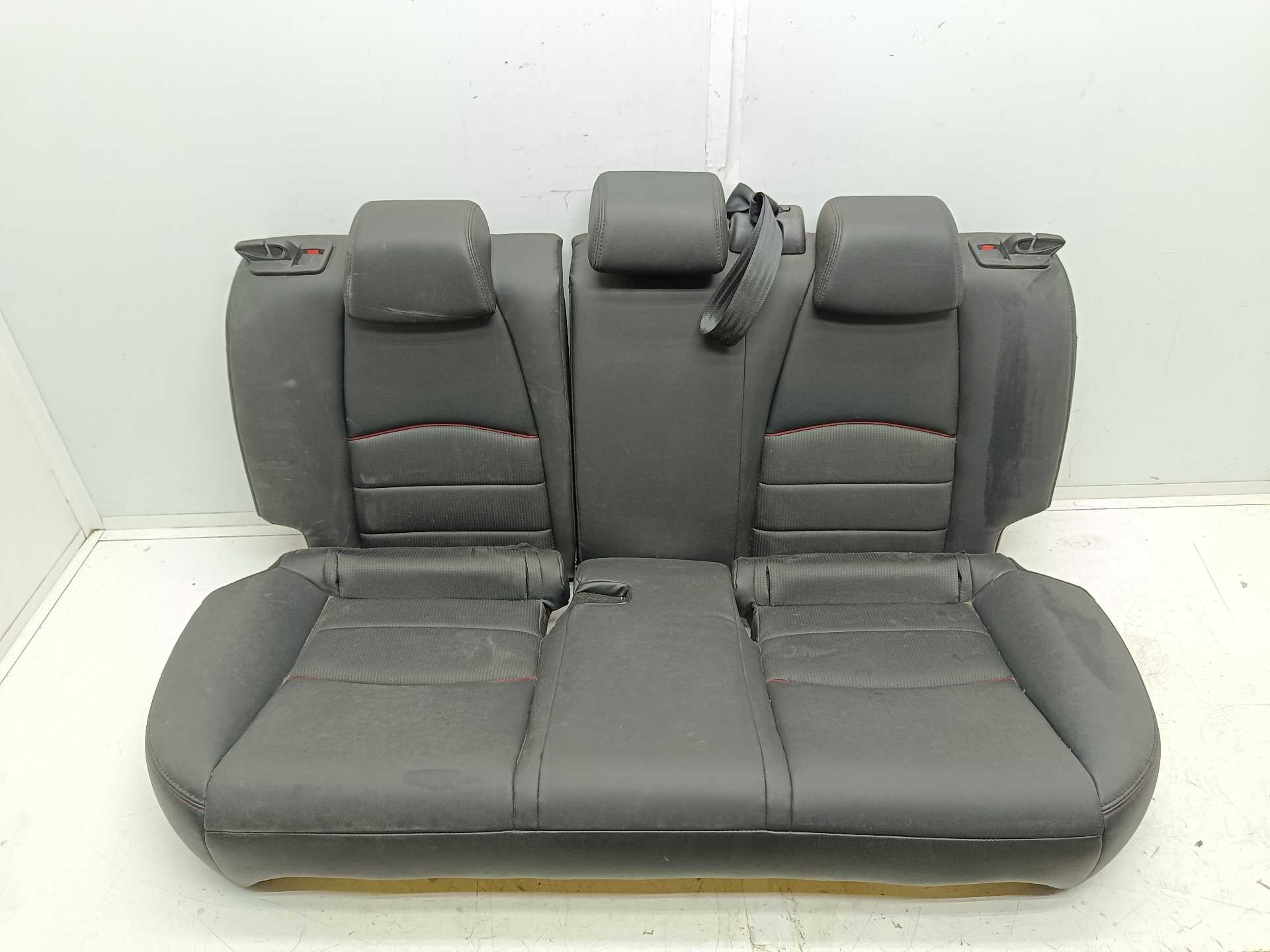 Recambio de asientos traseros para mazda cx-3 center-line referencia OEM IAM   