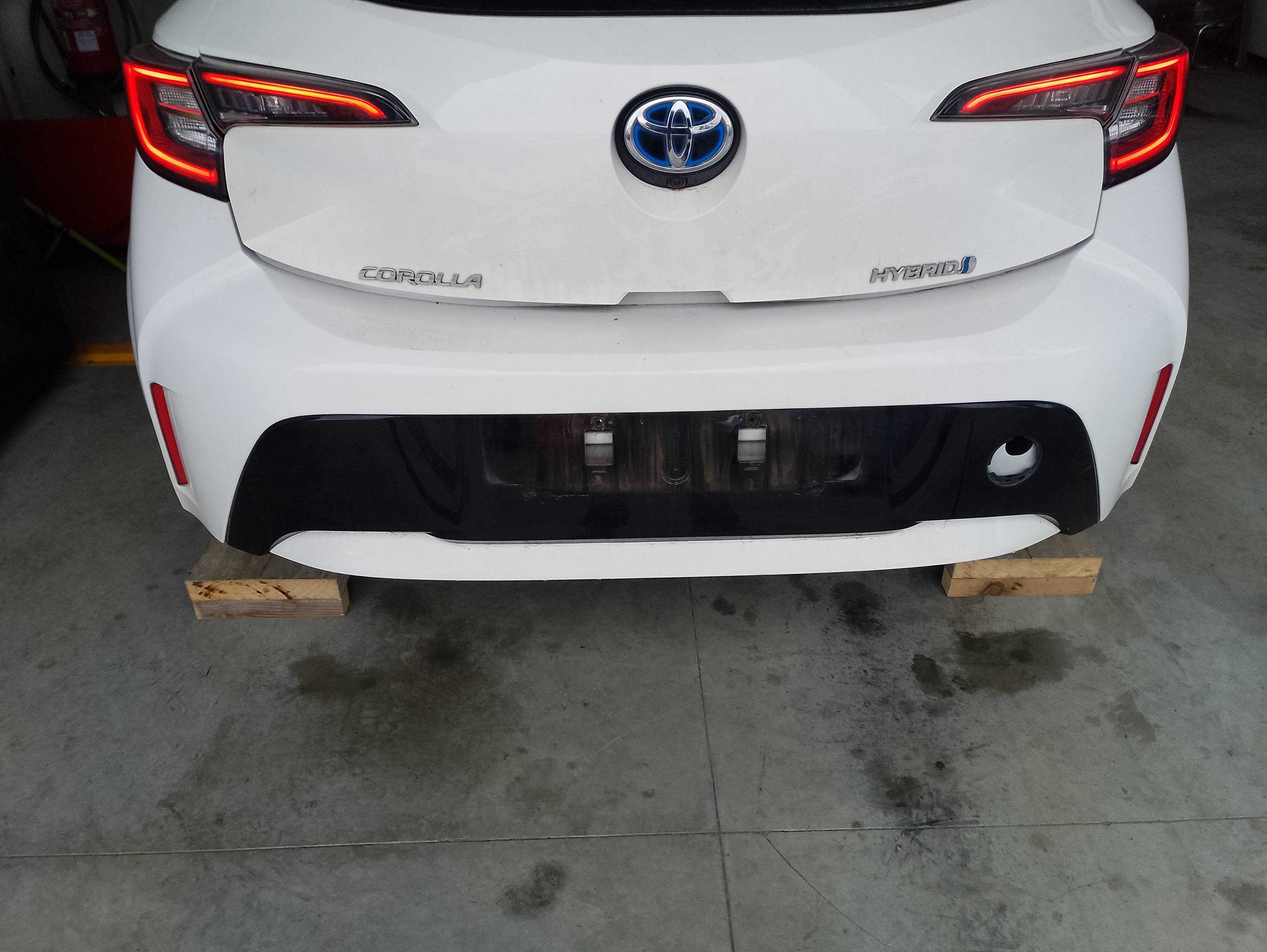 Recambio de paragolpes trasero para toyota corolla hybrid (e21) 1.8 referencia OEM IAM   