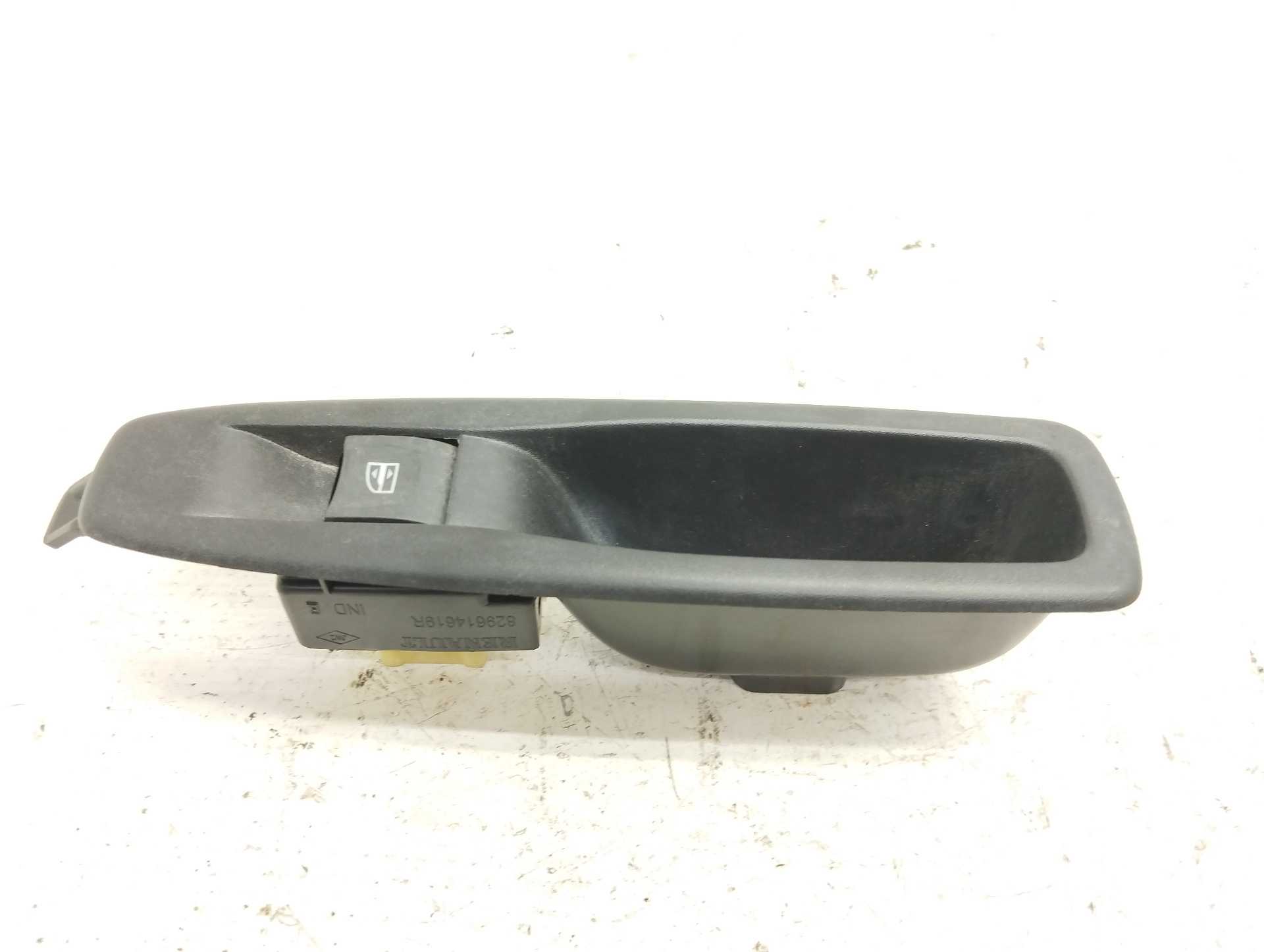 Recambio de mando elevalunas trasero derecho para renault captur dynamique referencia OEM IAM 829614619R  