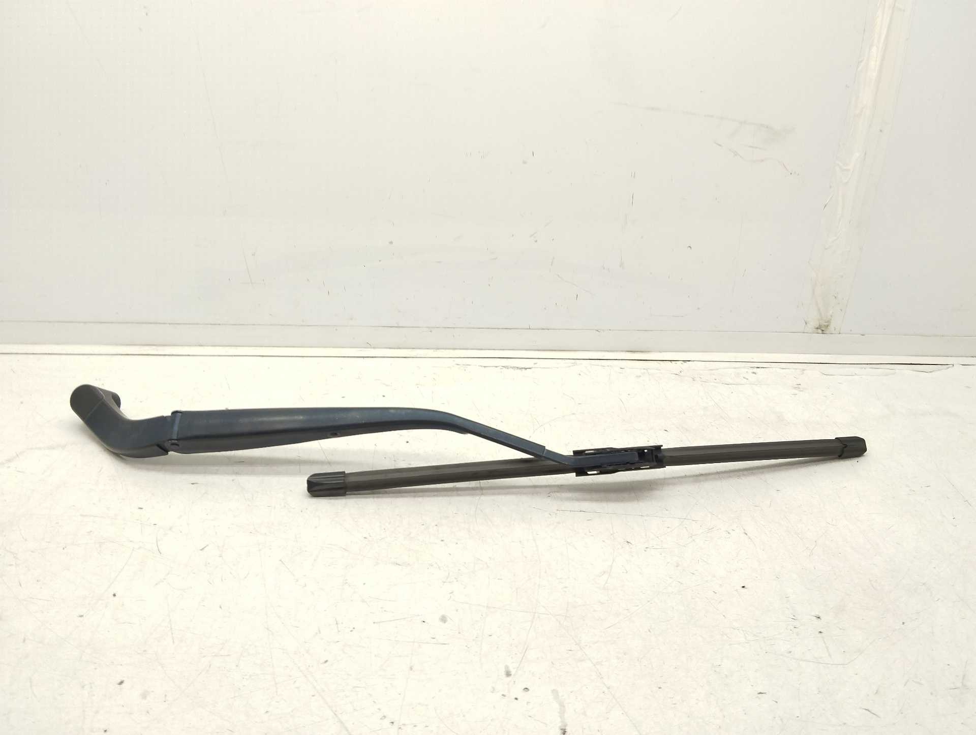Recambio de brazo limpia delantero izquierdo para mazda cx-3 center-line referencia OEM IAM   