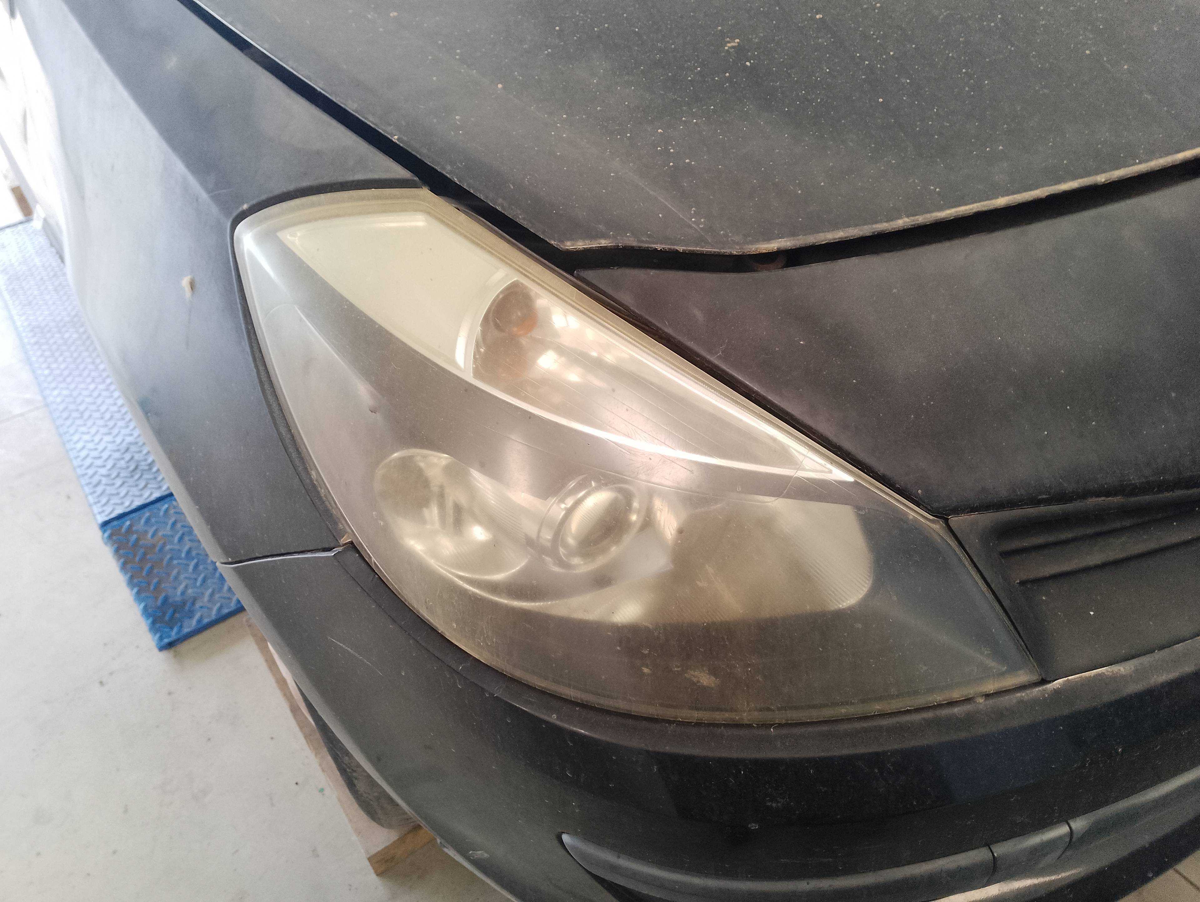 Recambio de faro derecho para renault clio iii referencia OEM IAM   