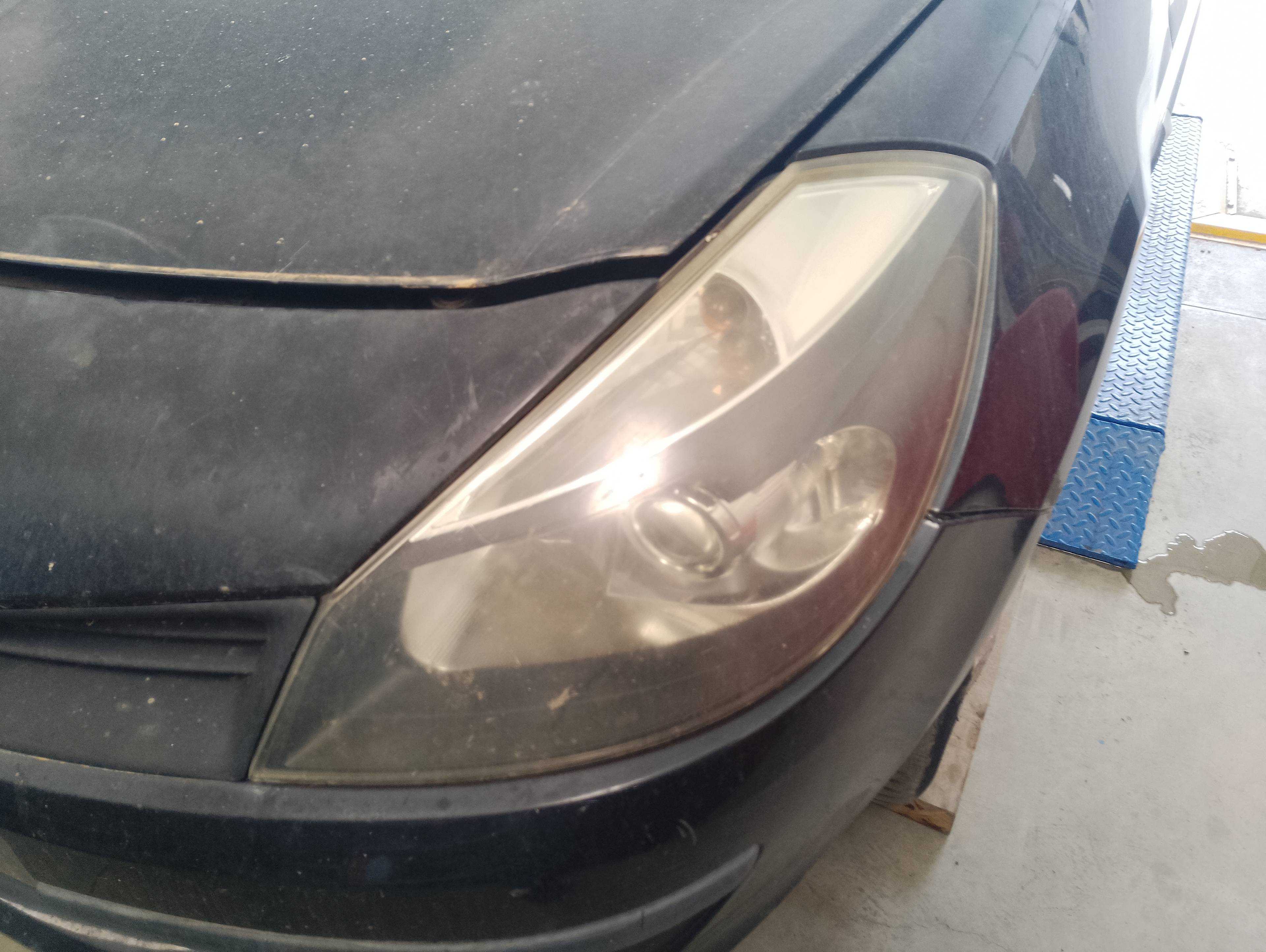 Recambio de faro izquierdo para renault clio iii referencia OEM IAM   