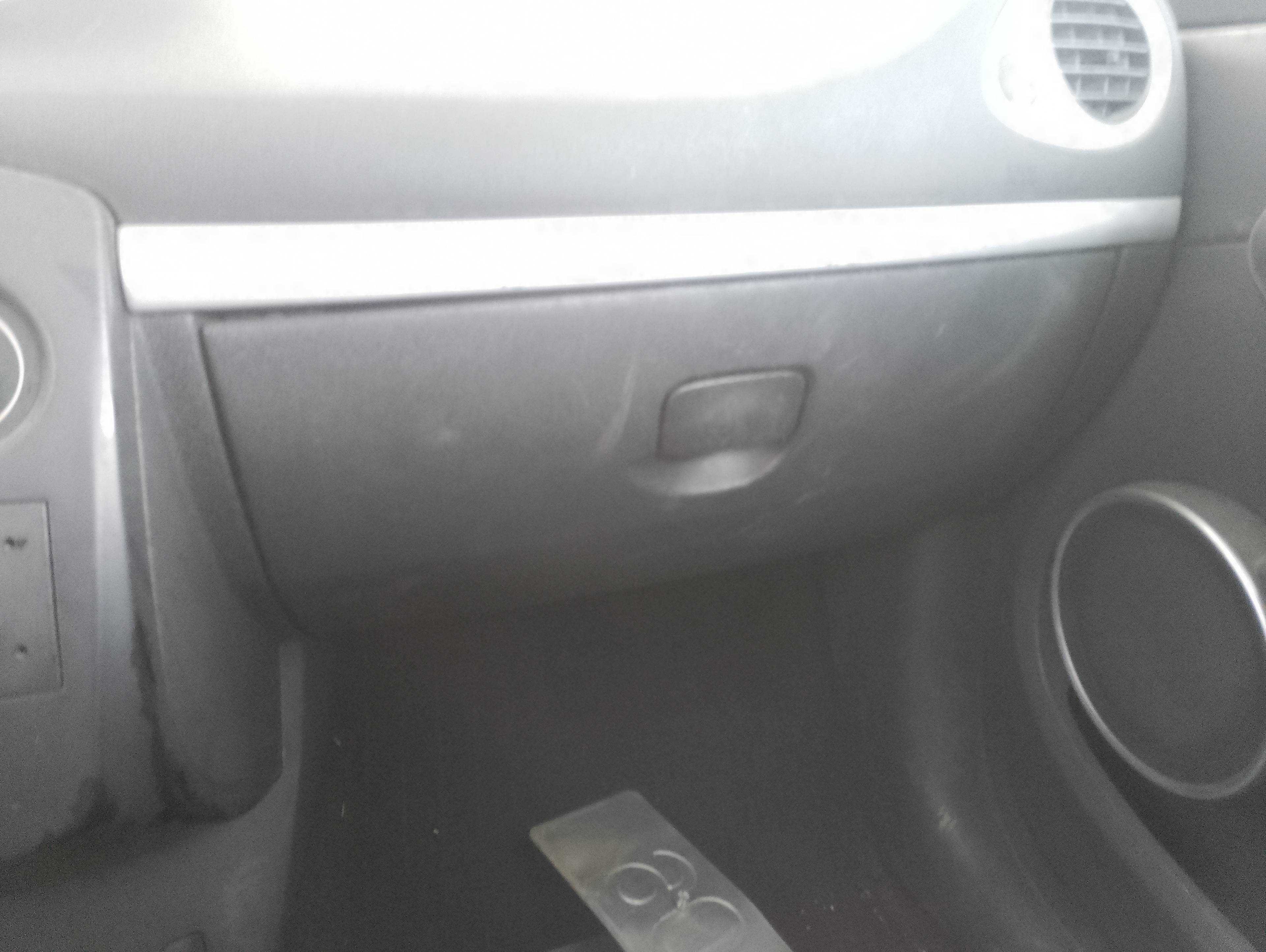 Recambio de guantera para renault clio iii referencia OEM IAM   