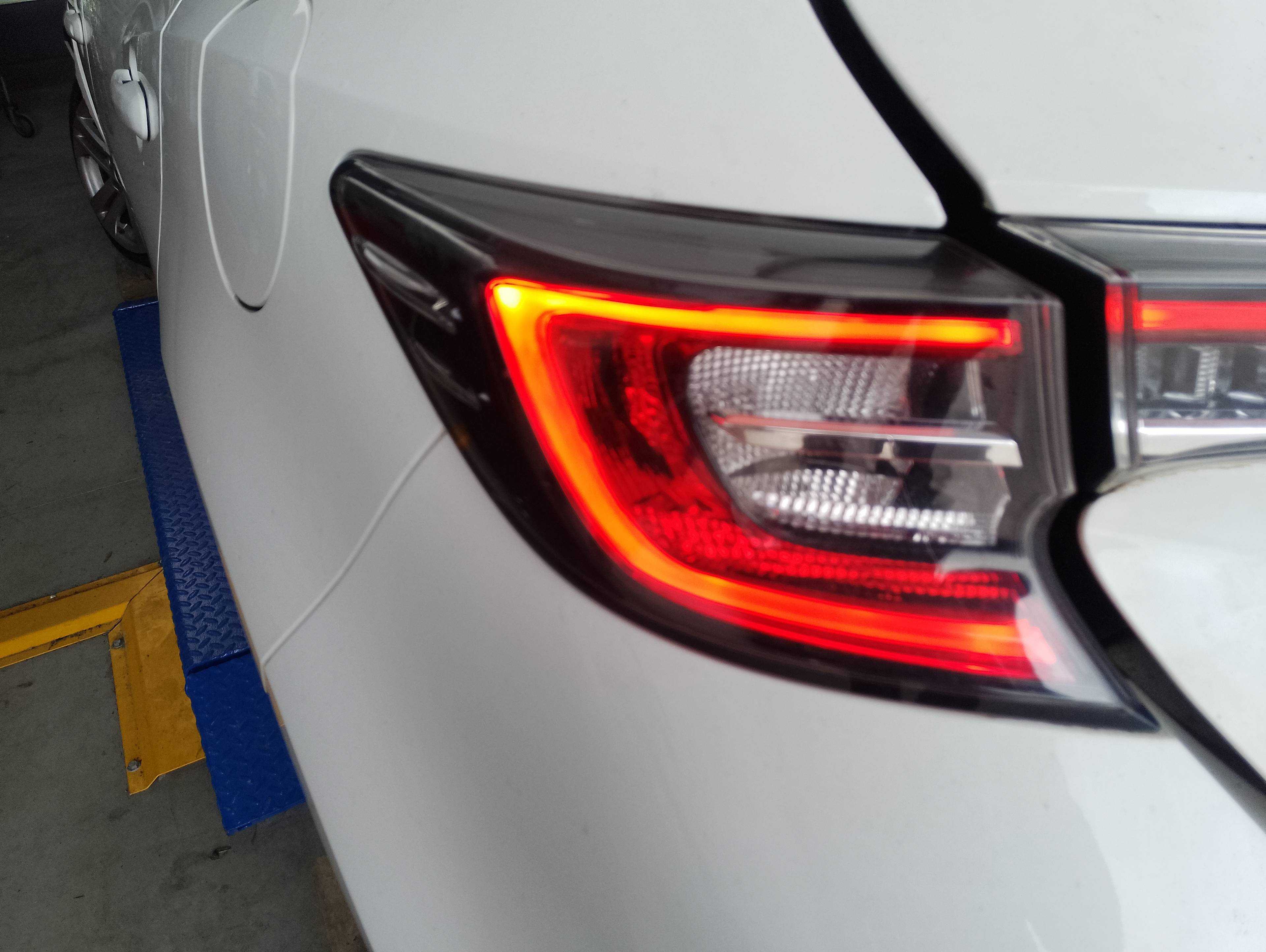 Recambio de piloto trasero izquierdo para toyota corolla hybrid (e21) 1.8 referencia OEM IAM   