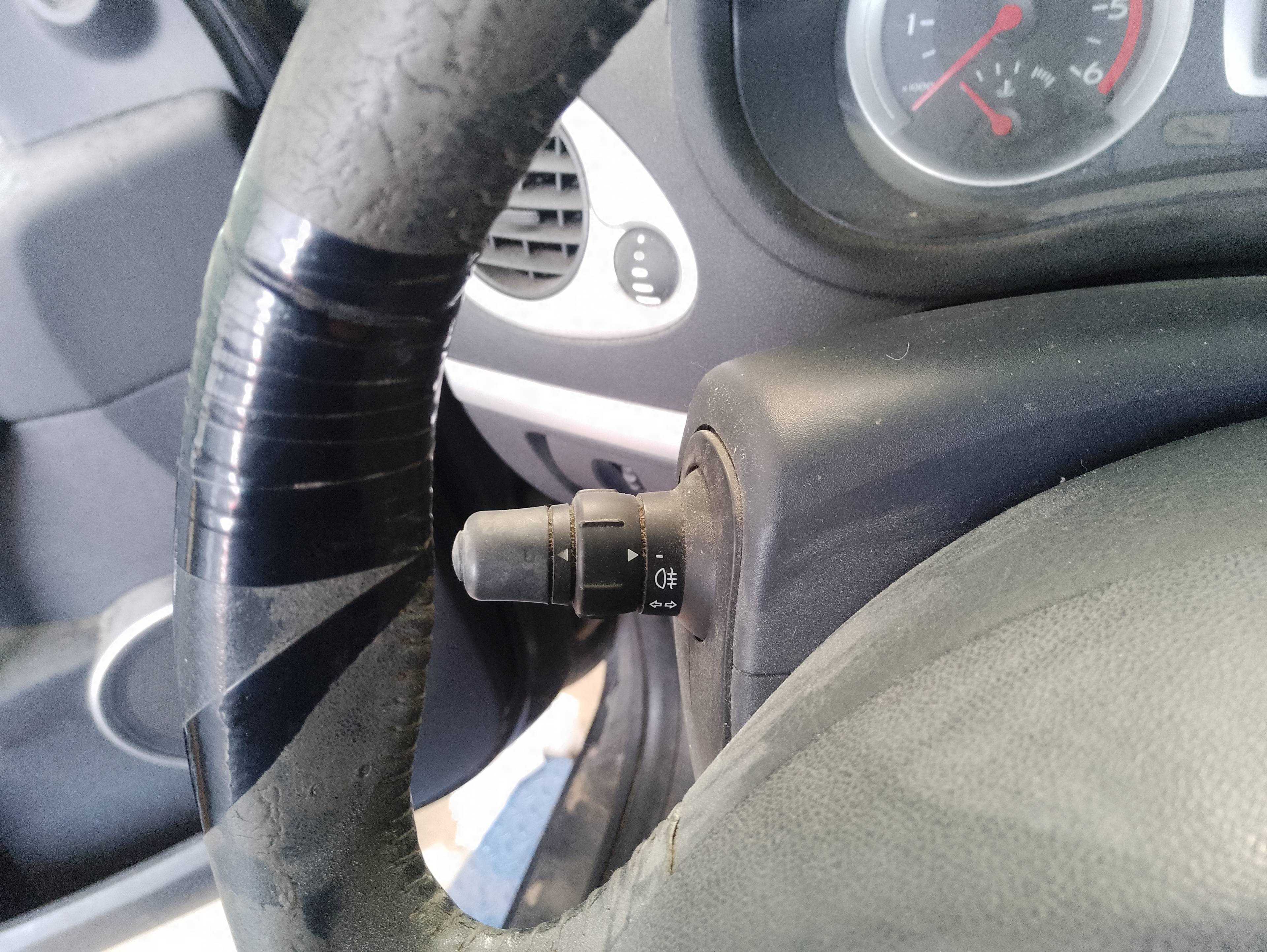 Recambio de mando luces/intermitencia (com2000) para renault clio iii referencia OEM IAM   