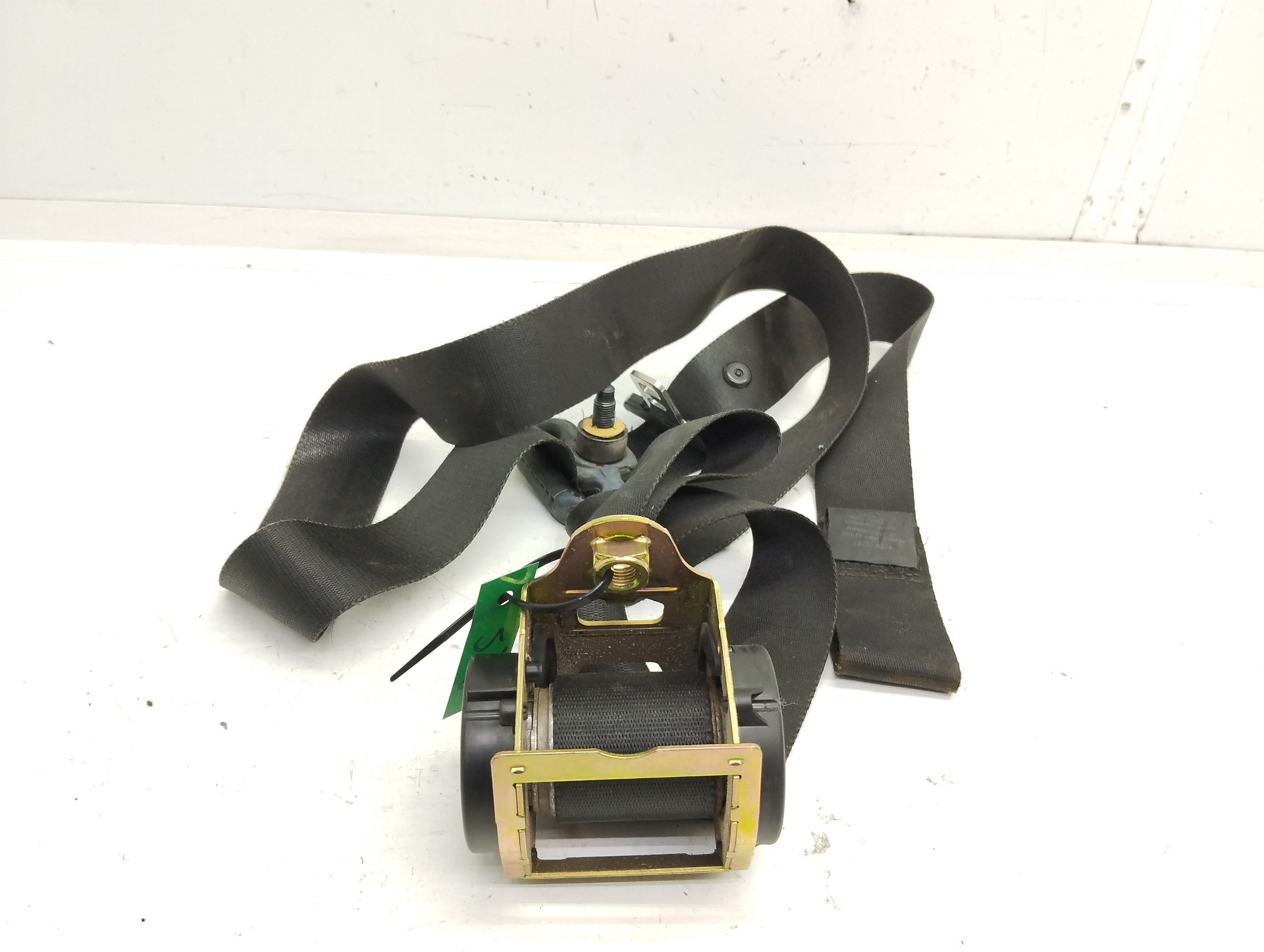 Recambio de cinturon seguridad delantero izquierdo para land rover freelander baikal referencia OEM IAM 601186500  