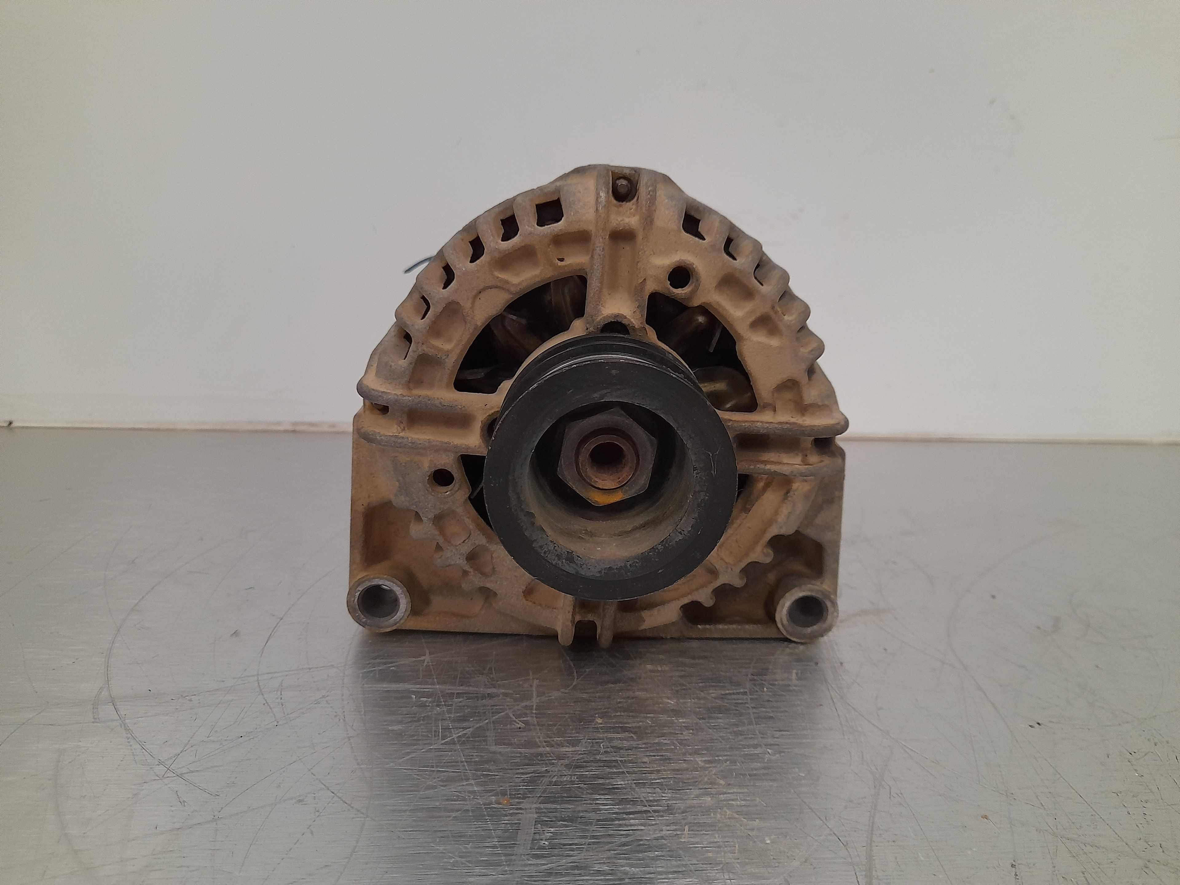 Recambio de alternador para opel astra h ber. cosmo referencia OEM IAM 0124325163  