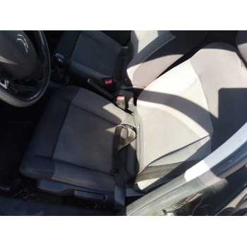 ASIENTO DELANTERO IZQUIERDO 