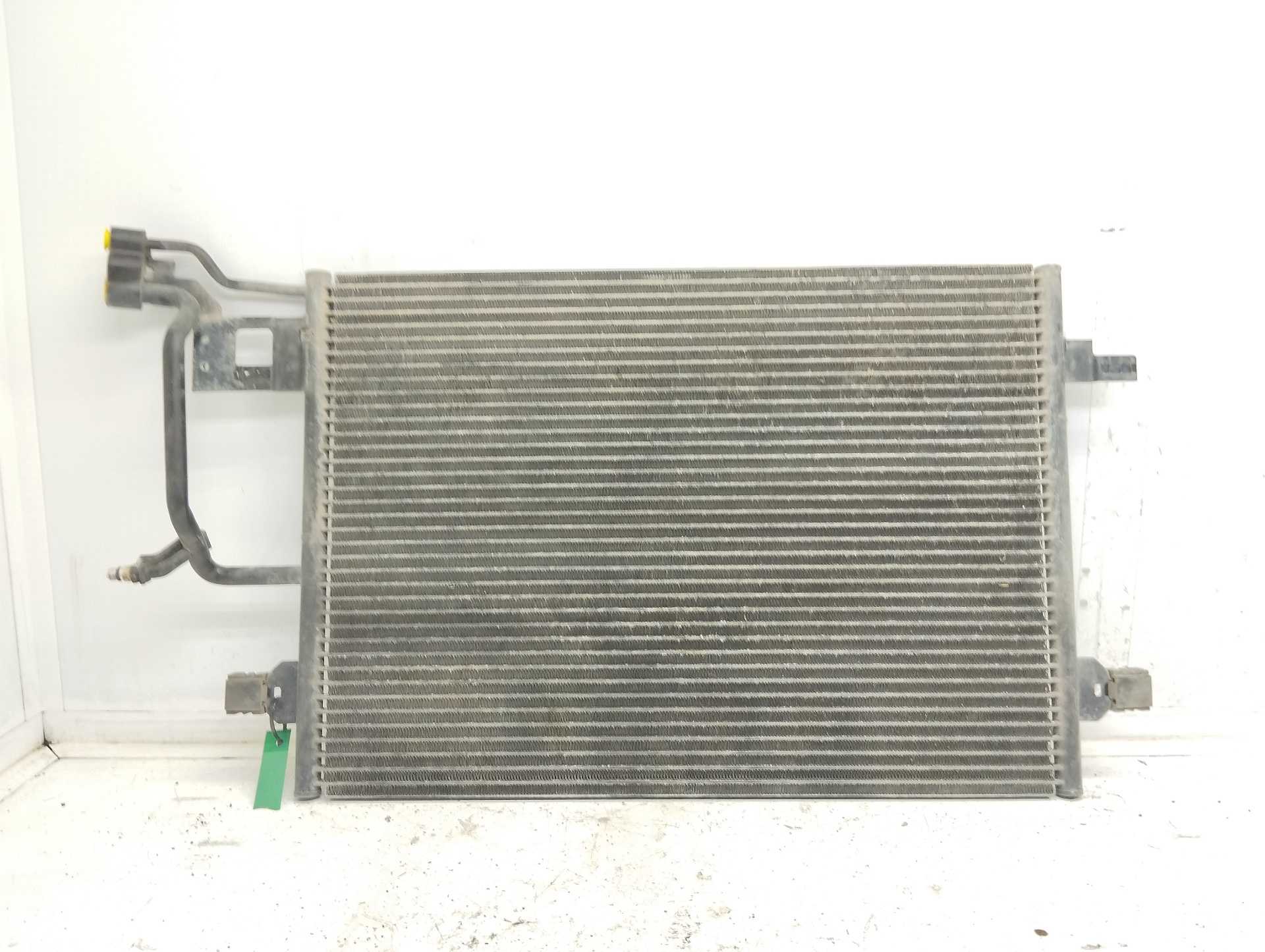 Recambio de condensador / radiador aire acondicionado para audi a4 berlina (b5) 1.9 tdi referencia OEM IAM 4825941  