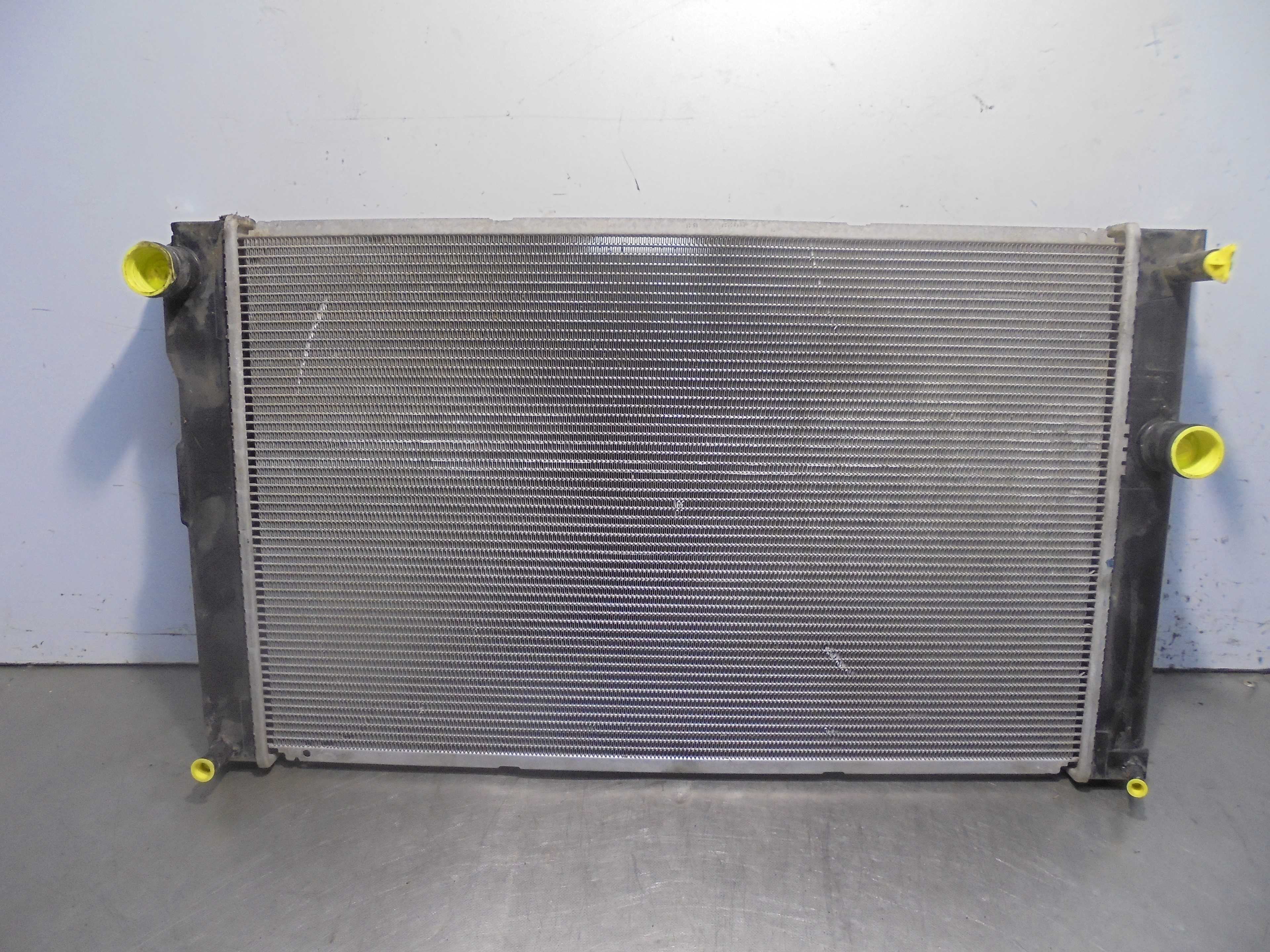 Recambio de radiador agua para toyota auris hybrid active referencia OEM IAM MF4221341041  