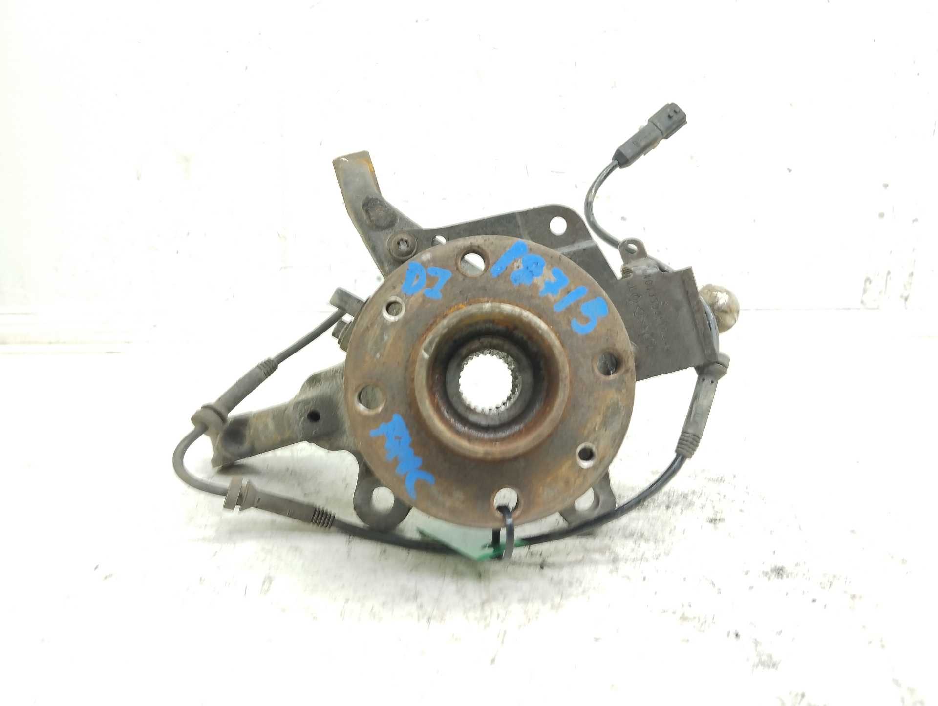 Recambio de mangueta delantera izquierda para renault captur dynamique referencia OEM IAM  400156259R 