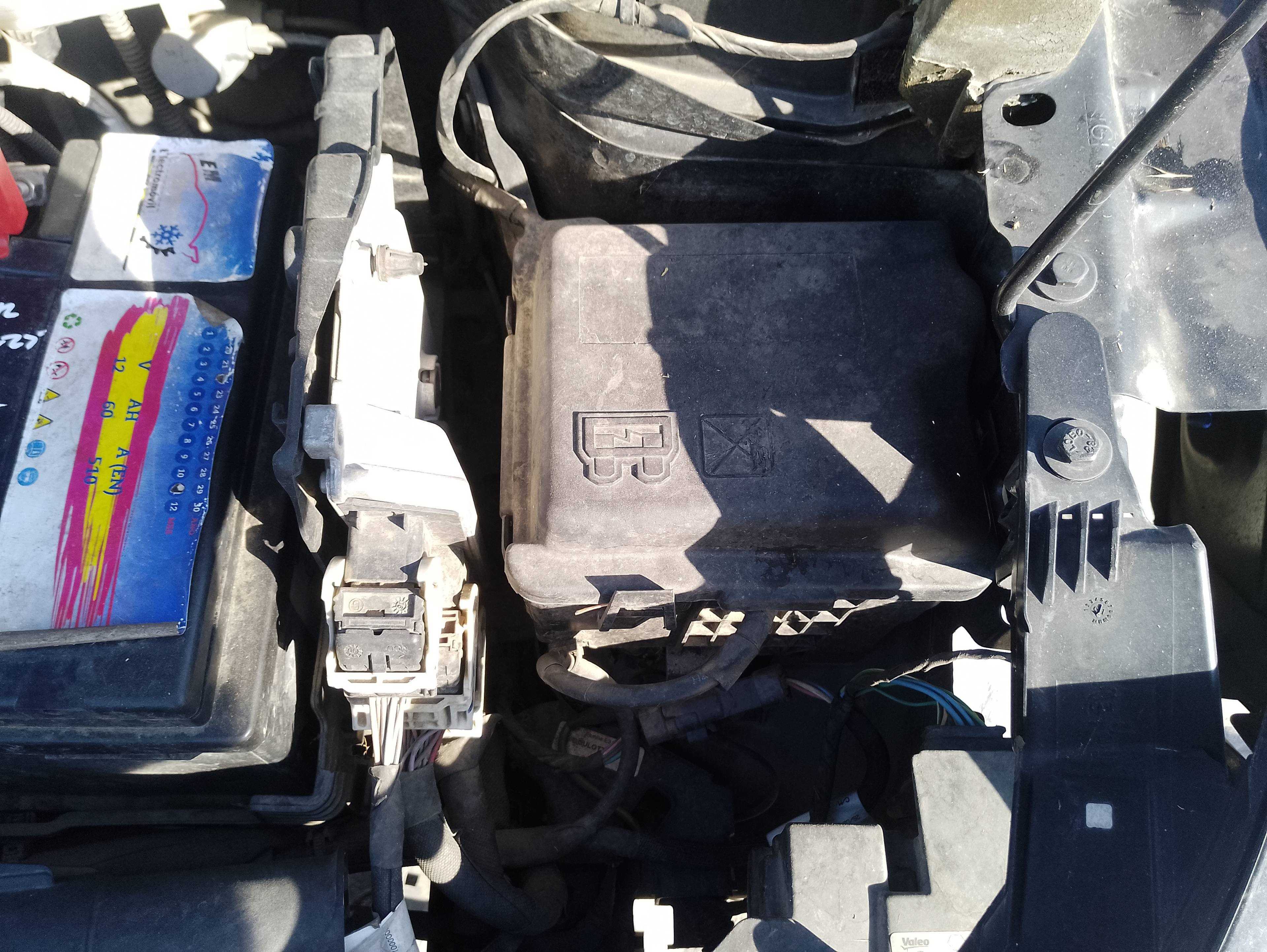 Recambio de caja reles / fusibles para citroën c4 cactus feel referencia OEM IAM   