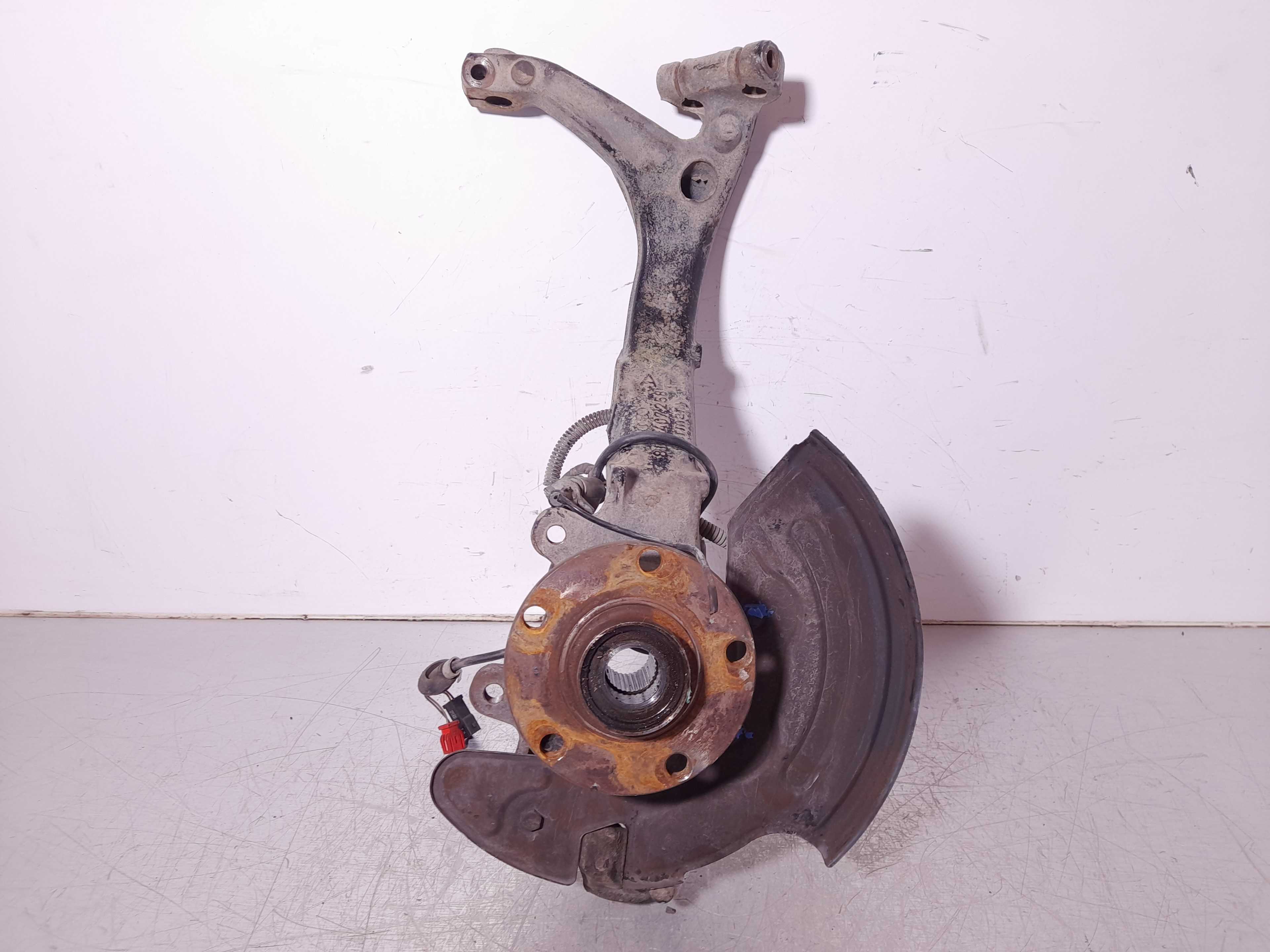 Recambio de mangueta delantera derecha para audi a4 berlina (b5) 1.9 tdi referencia OEM IAM 8D0407258  