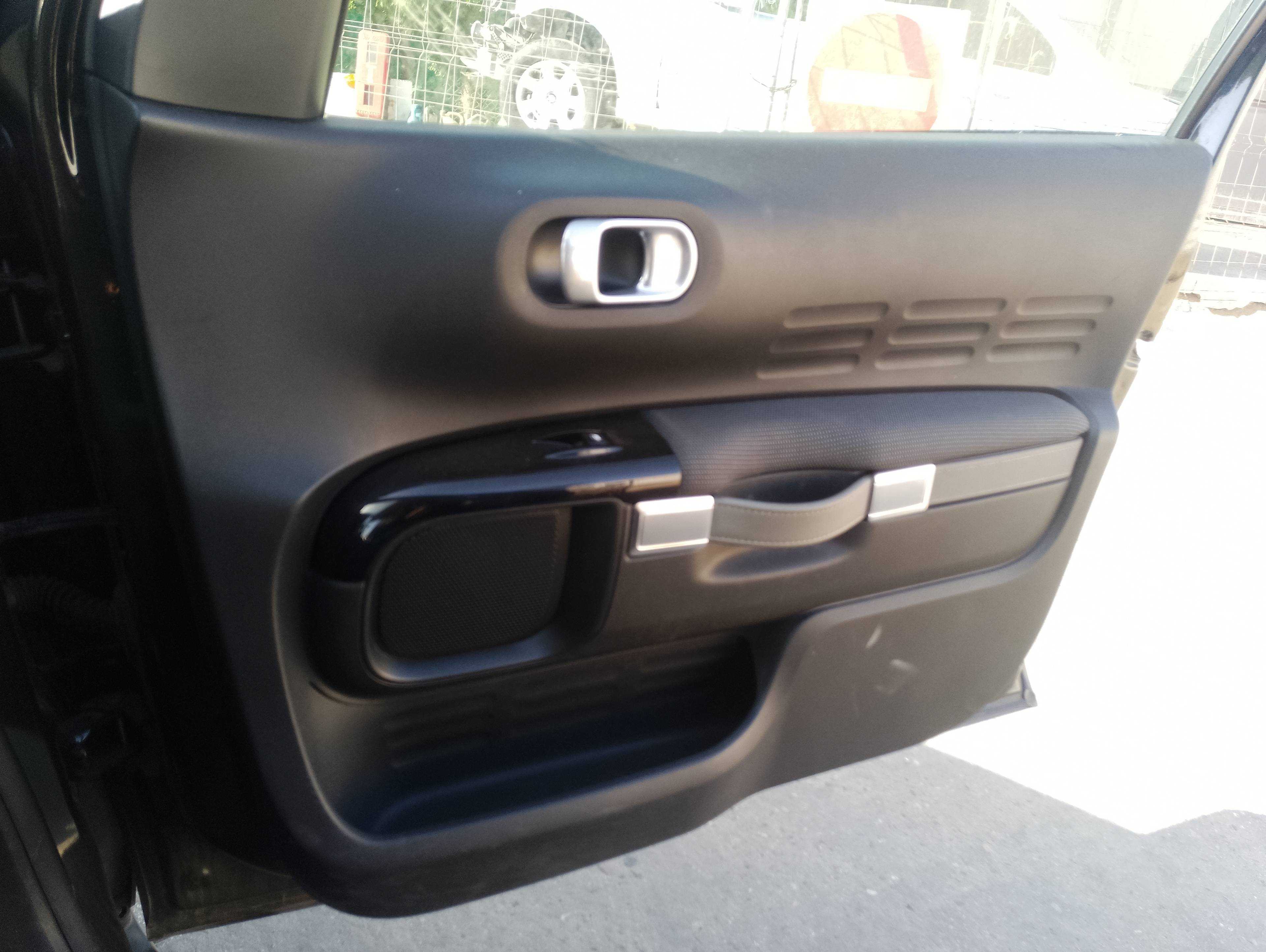 Recambio de guarnecido puerta delantera derecha para citroën c4 cactus feel referencia OEM IAM   