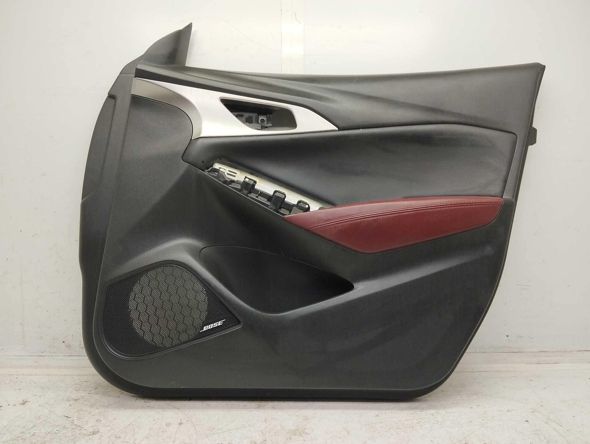 Recambio de guarnecido puerta delantera derecha para mazda cx-3 center-line referencia OEM IAM DB2T68420 DL9B6842041 